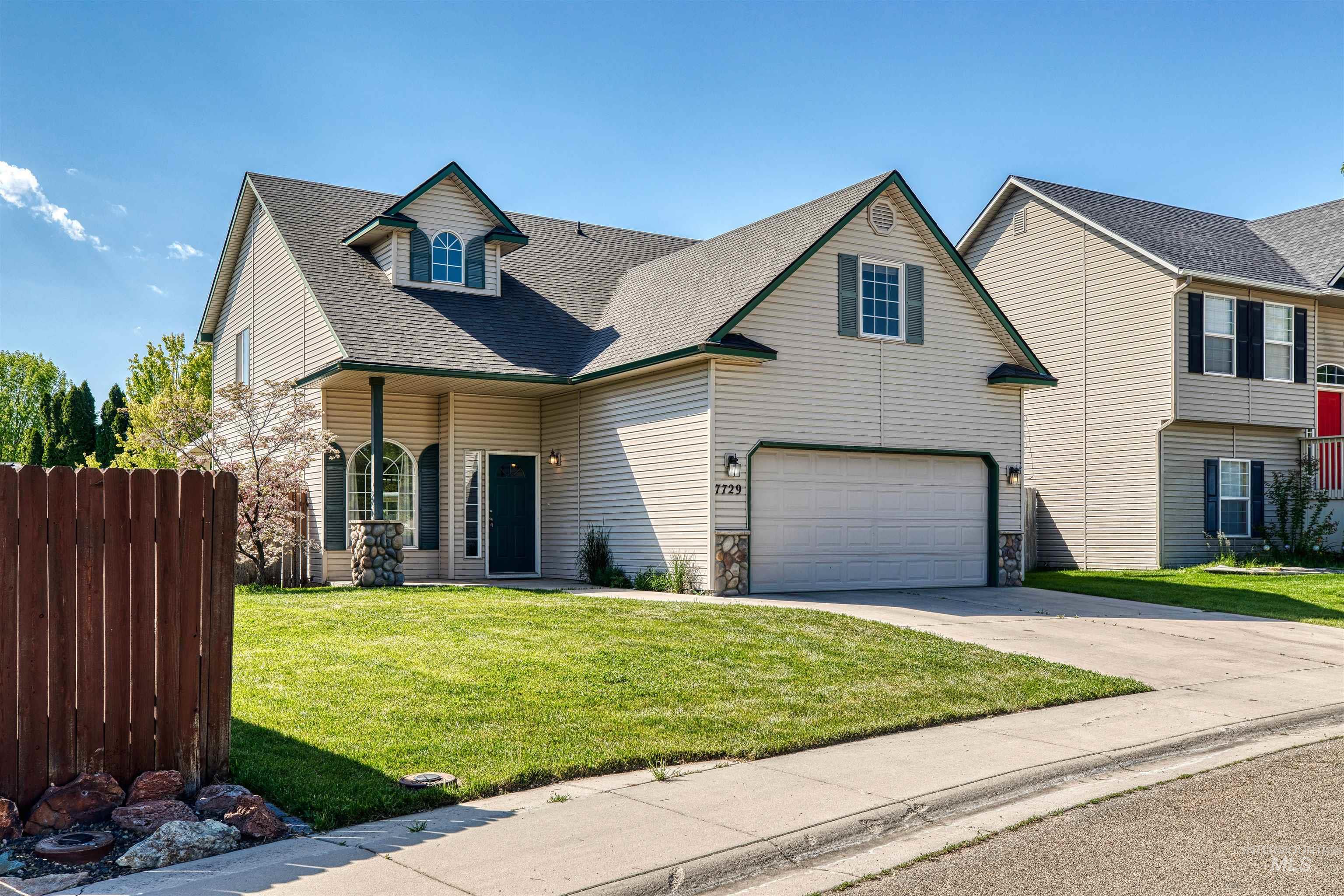 7729 Prism Ct., Nampa, Idaho 83687, 4 Bedrooms, 2.5 Bathrooms, Residential For Sale, Price $399,900,MLS 98910451