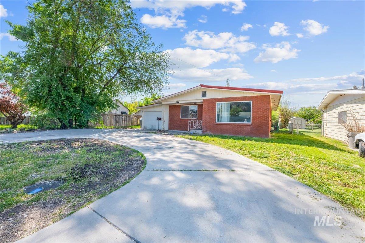 227 Lone Star, Nampa, Idaho 83651, 3 Bedrooms, 1.5 Bathrooms, Residential For Sale, Price $338,850,MLS 98910758