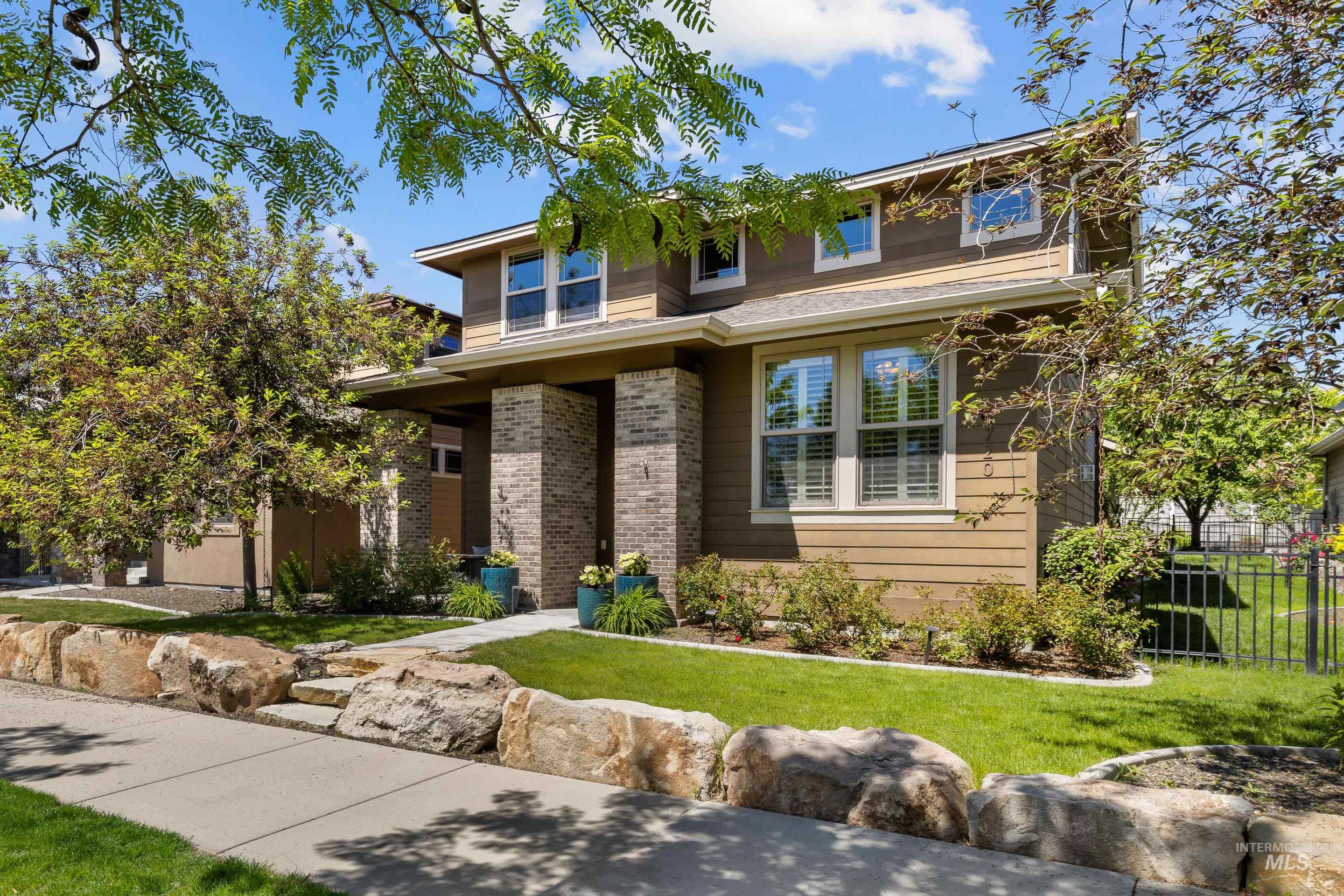 2720 S Palmatier Way, Boise, Idaho 83716, 4 Bedrooms, 2.5 Bathrooms, Residential For Sale, Price $767,000,MLS 98910900