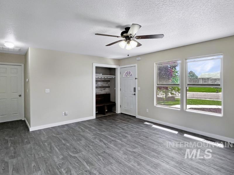 3919 Hickman St., Caldwell, Idaho 83607, 3 Bedrooms, 2 Bathrooms, Residential For Sale, Price $334,900, 98911013