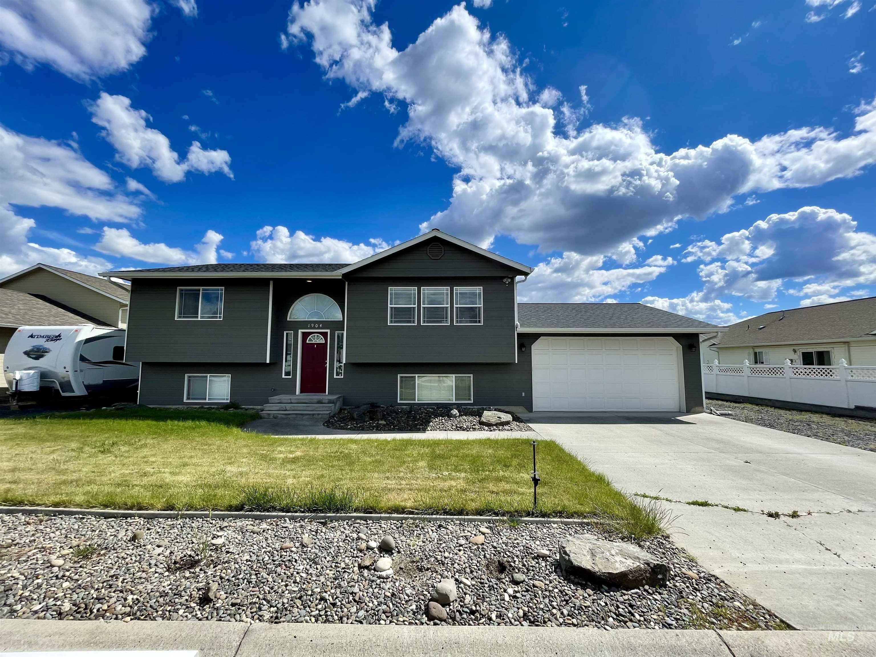 1904 Birch Dr, Lewiston, Idaho 83501, 4 Bedrooms, 3 Bathrooms, Residential For Sale, Price $499,995,MLS 98911172