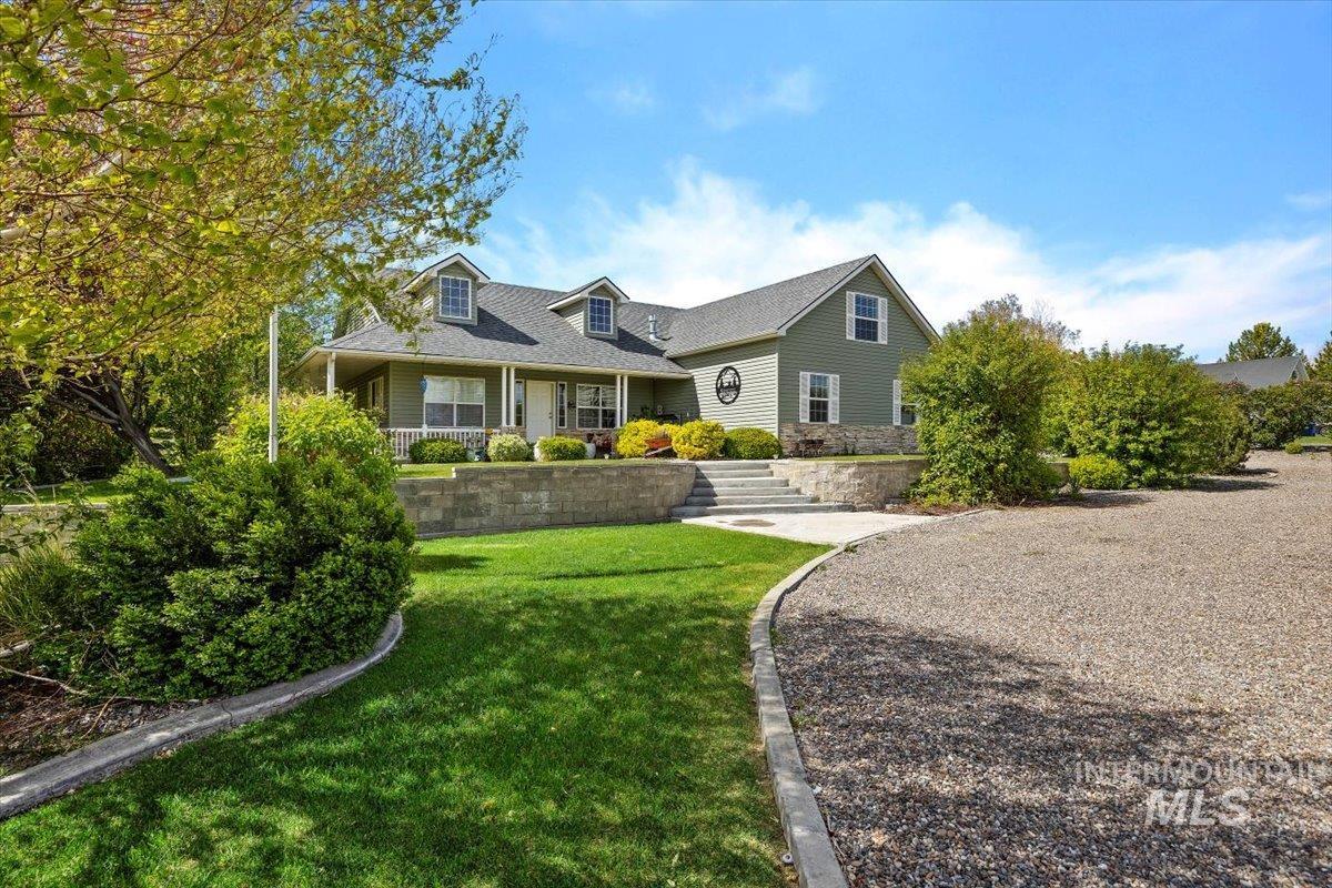 2527 E 3707 N, Twin Falls, Idaho 83301, 5 Bedrooms, 3 Bathrooms, Residential For Sale, Price $754,000,MLS 98911559