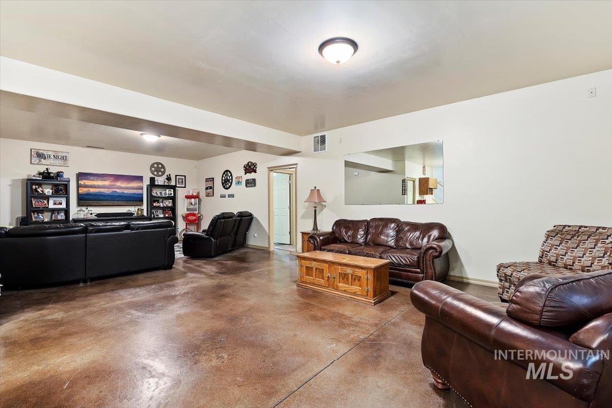 2527 E 3707 N, Twin Falls, Idaho 83301, 5 Bedrooms, 3 Bathrooms, Residential For Sale, Price $754,000,MLS 98911559