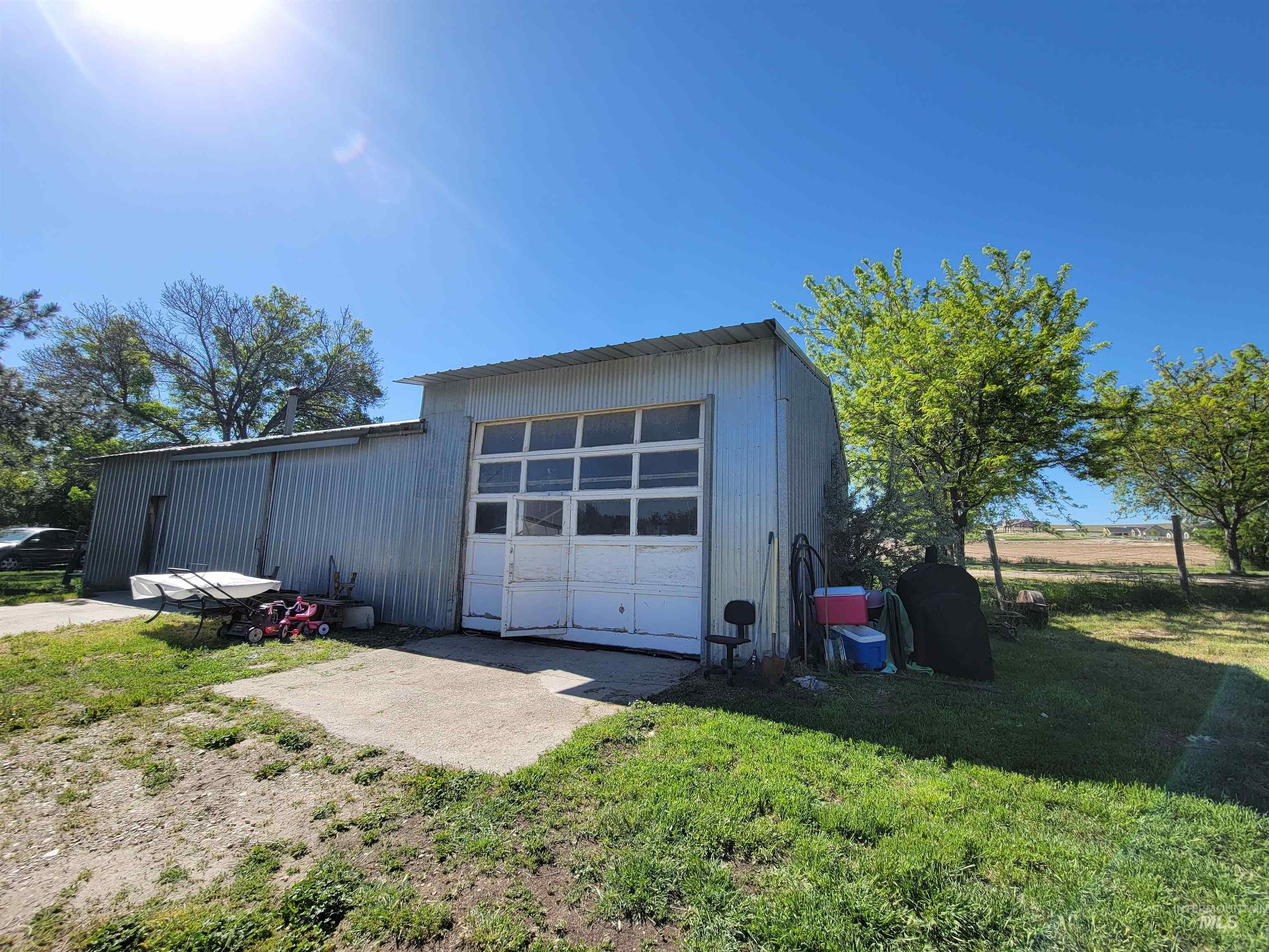 13347 Locust Ln, Nampa, Idaho 83686, 2 Bedrooms, 1 Bathroom, Residential Income For Sale, Price $525,000,MLS 98912791