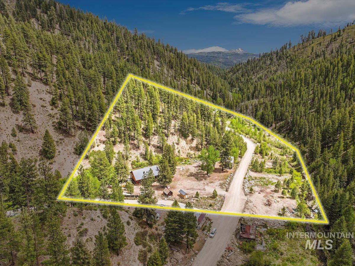 7040 N Rocky Bar Road, Mountain Home, Idaho 83647-0000, 3 Bedrooms, 2 Bathrooms, Residential For Sale, Price $890,000,MLS 98912793