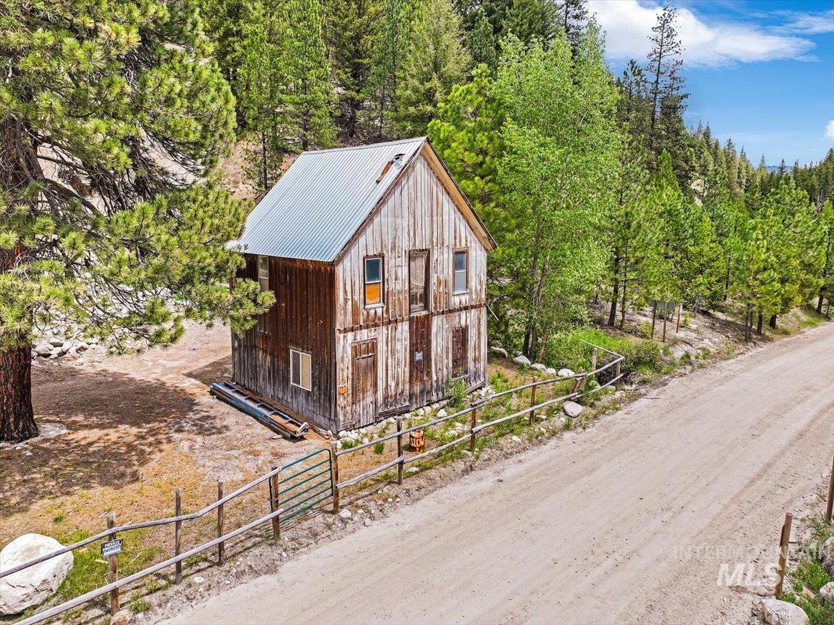 7040 N Rocky Bar Road, Mountain Home, Idaho 83647-0000, 3 Bedrooms, 2 Bathrooms, Residential For Sale, Price $890,000,MLS 98912793