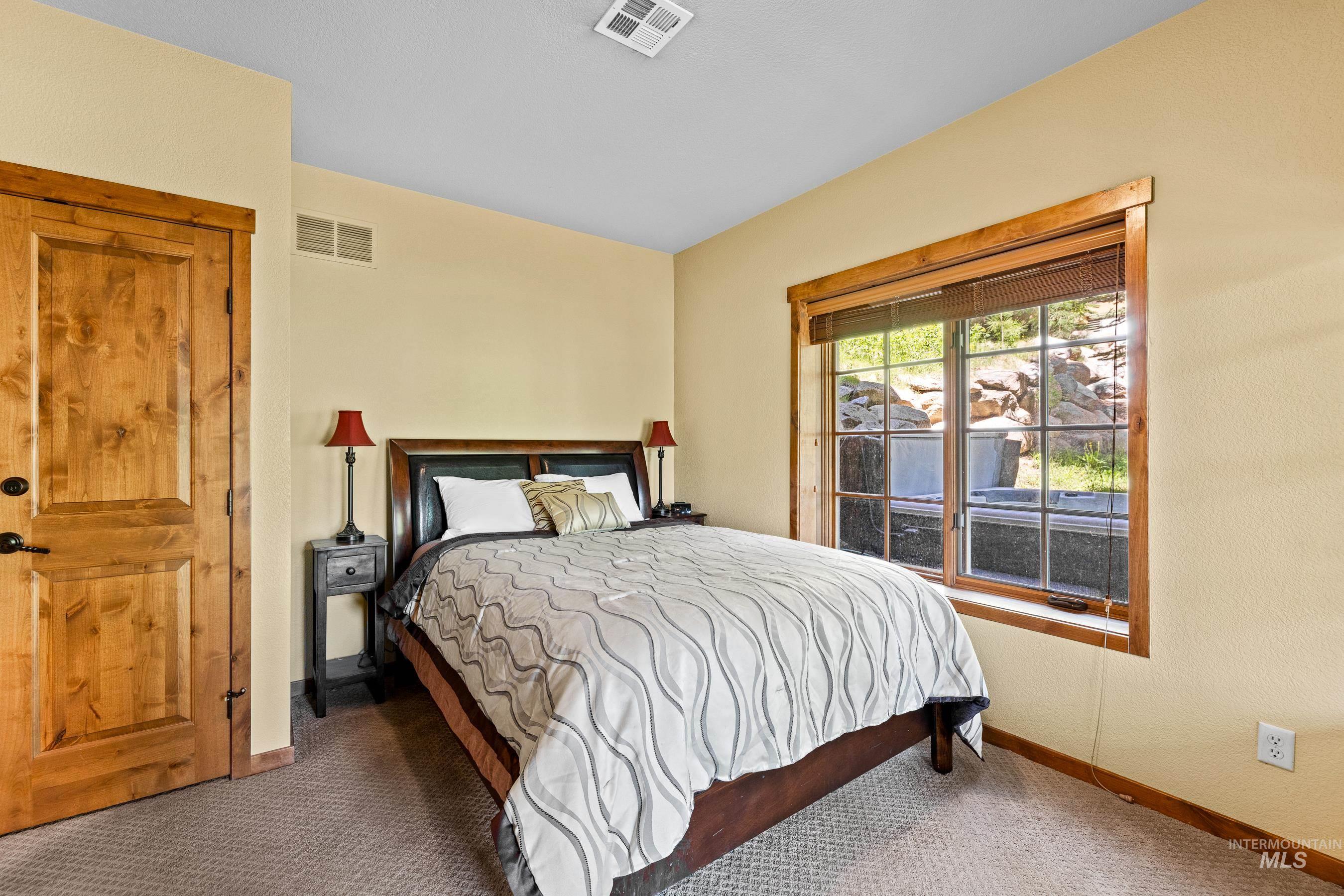 25 Golden Bar Court, Donnelly, Idaho 83615, 2 Bedrooms, 3 Bathrooms, Residential For Sale, Price $849,000, 98912907