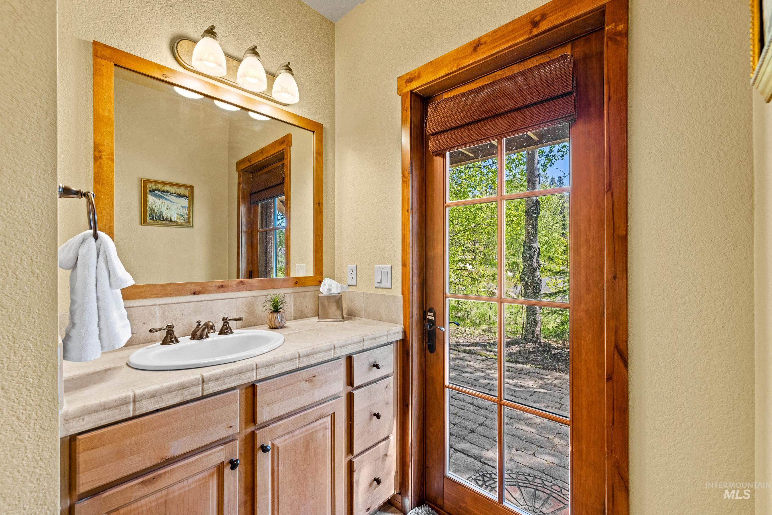 25 Golden Bar Court, Donnelly, Idaho 83615, 2 Bedrooms, 3 Bathrooms, Residential For Sale, Price $849,000, 98912907