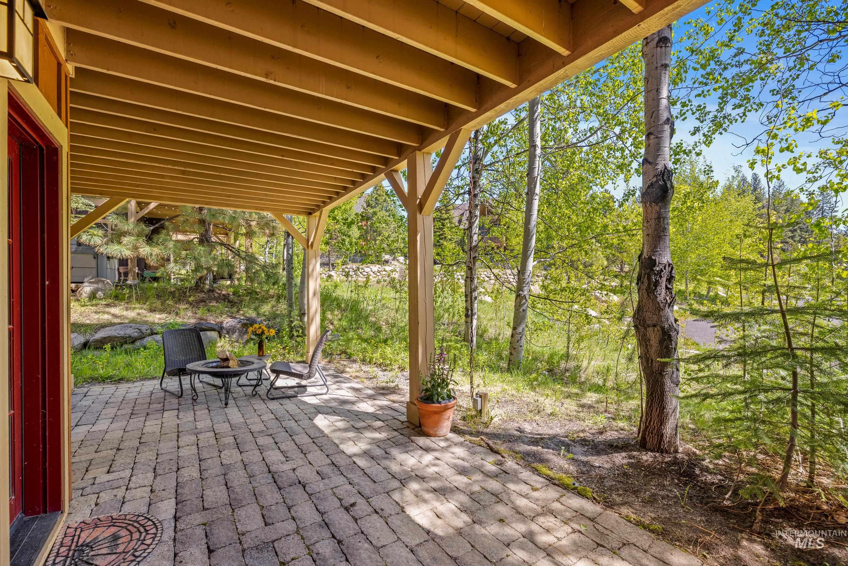 25 Golden Bar Court, Donnelly, Idaho 83615, 2 Bedrooms, 3 Bathrooms, Residential For Sale, Price $849,000, 98912907