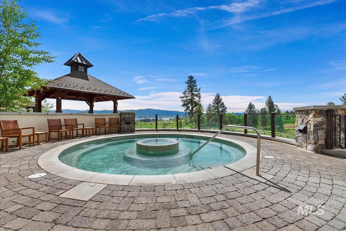 25 Golden Bar Court, Donnelly, Idaho 83615, 2 Bedrooms, 3 Bathrooms, Residential For Sale, Price $849,000, 98912907