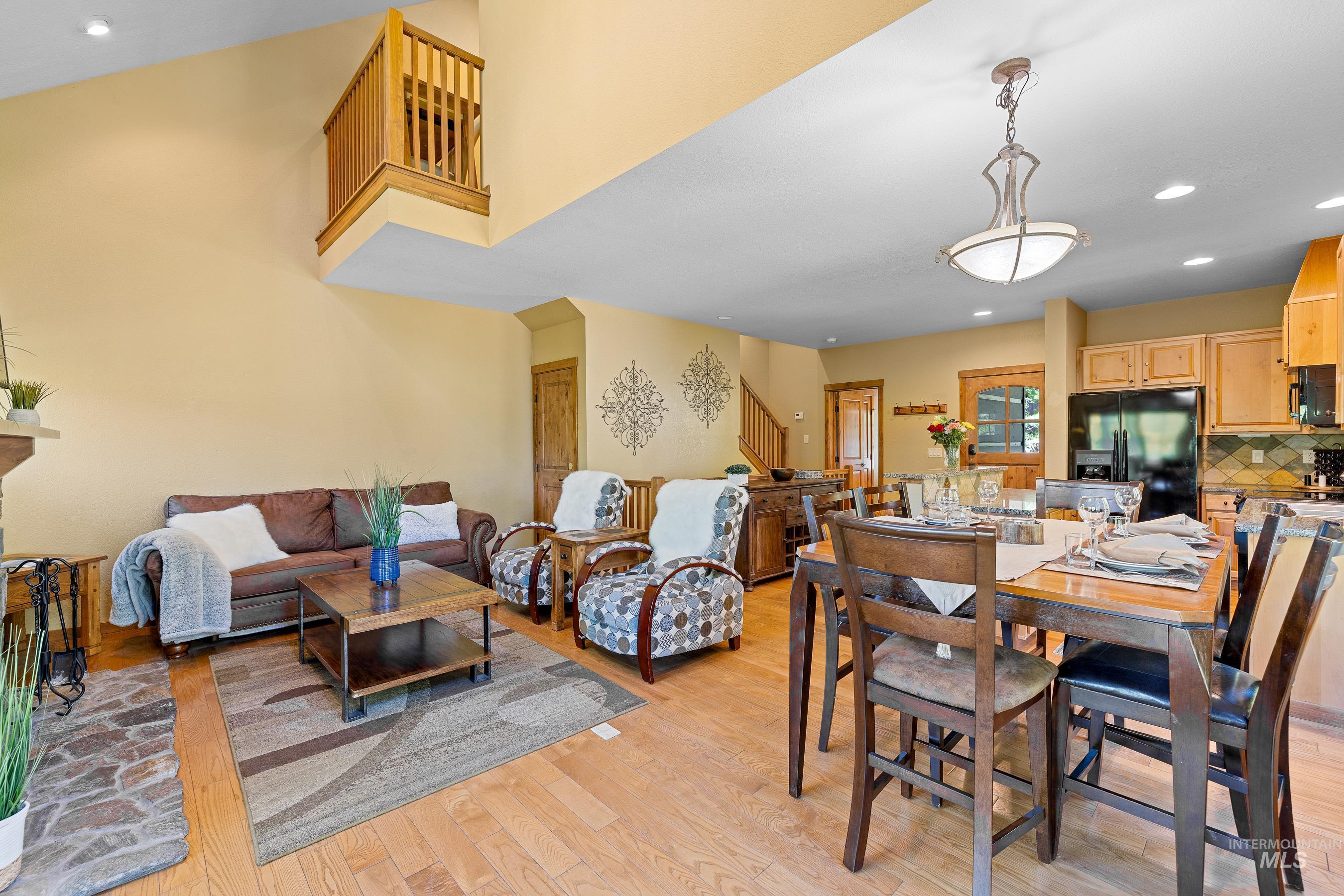 25 Golden Bar Court, Donnelly, Idaho 83615, 2 Bedrooms, 3 Bathrooms, Residential For Sale, Price $849,000, 98912907