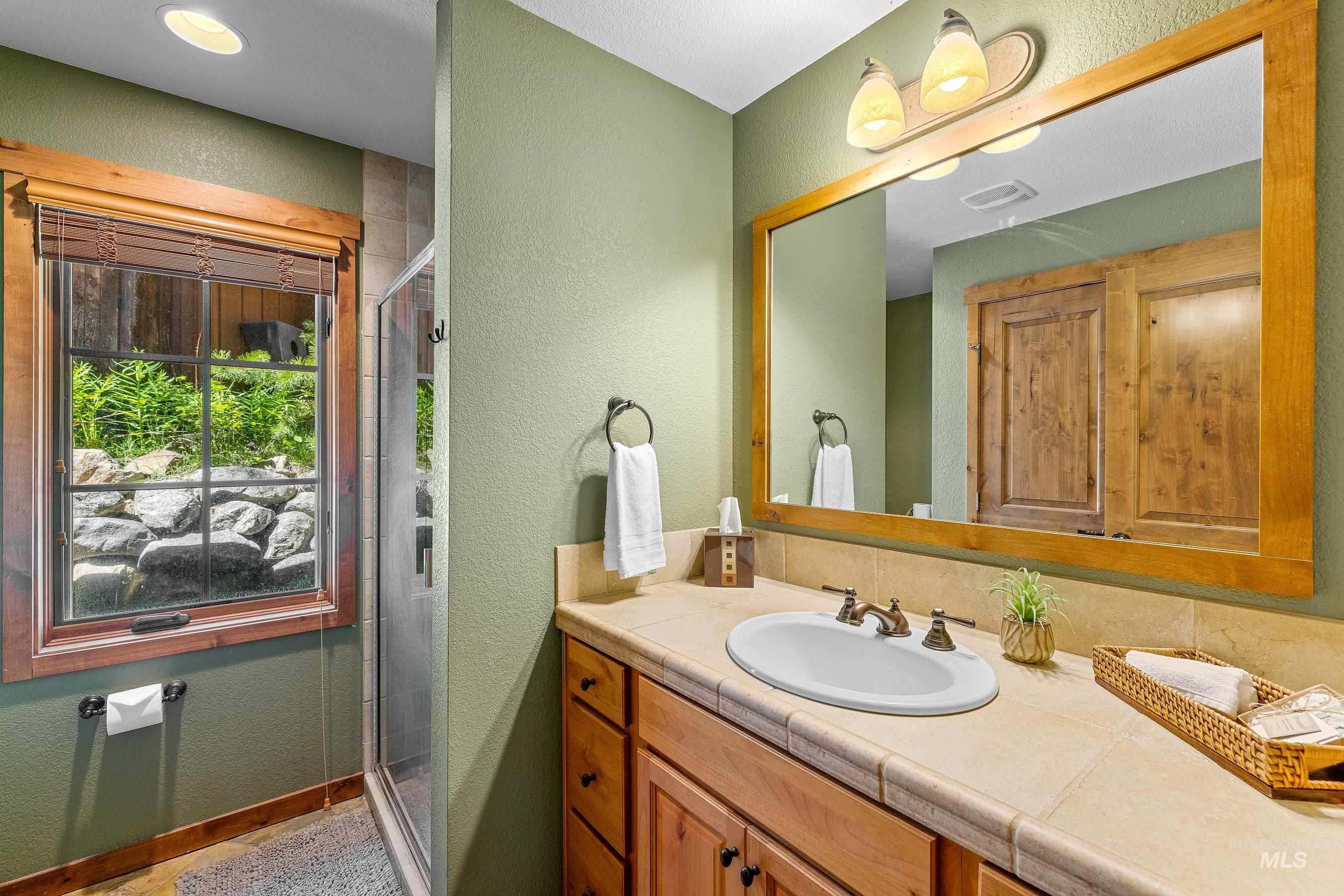 25 Golden Bar Court, Donnelly, Idaho 83615, 2 Bedrooms, 3 Bathrooms, Residential For Sale, Price $849,000, 98912907
