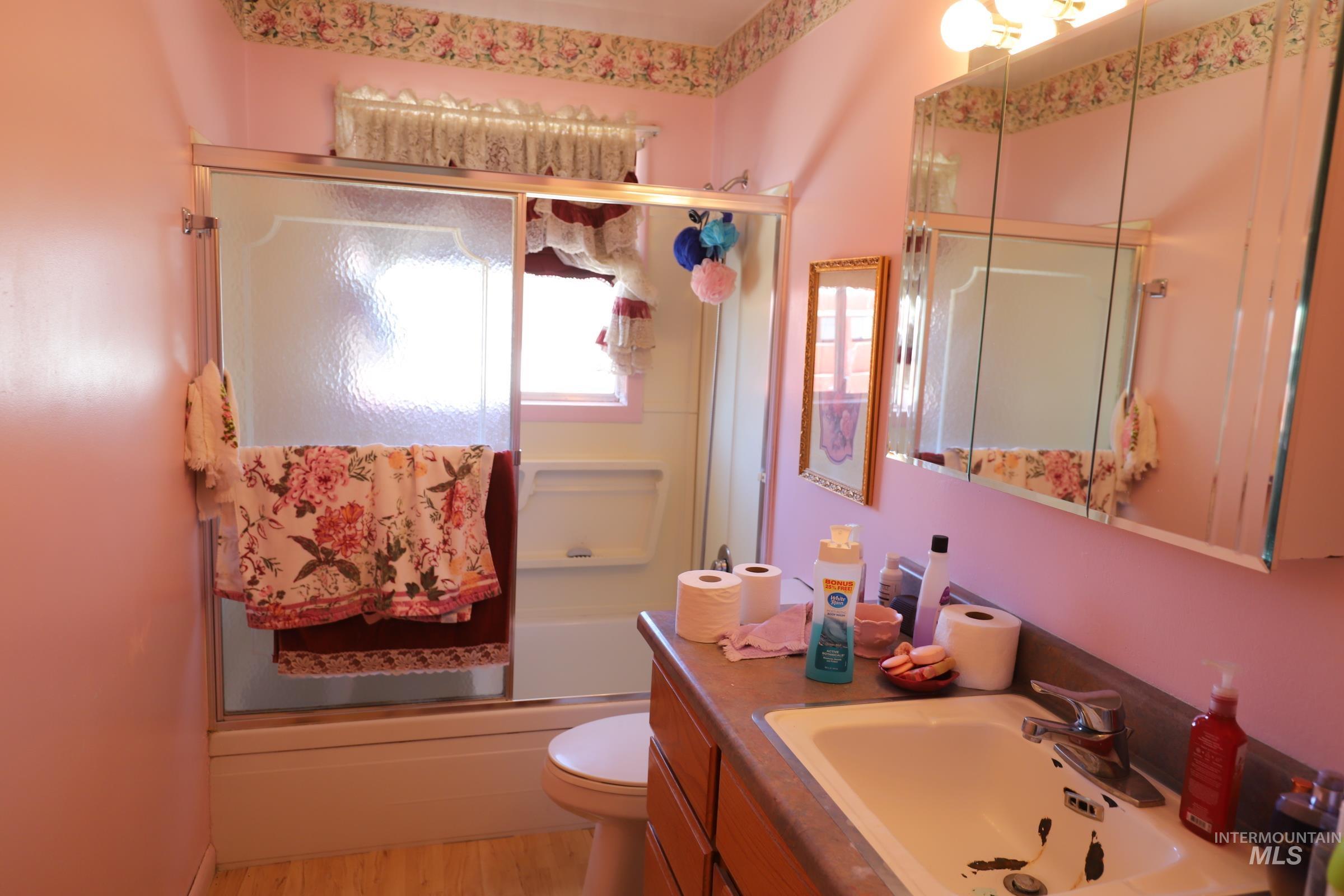 22 West 420 North, Shoshone, Idaho 83352, 3 Bedrooms, 1.5 Bathrooms, Farm & Ranch For Sale, Price $1,437,500, 98912955
