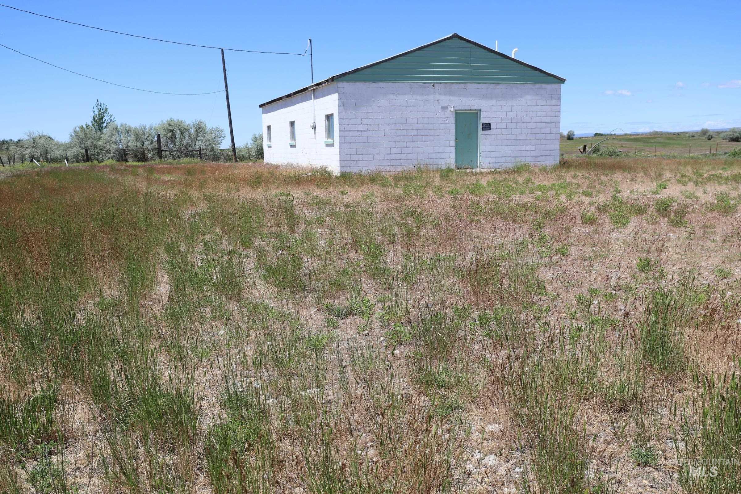 22 West 420 North, Shoshone, Idaho 83352, 3 Bedrooms, 1.5 Bathrooms, Farm & Ranch For Sale, Price $1,437,500, 98912955