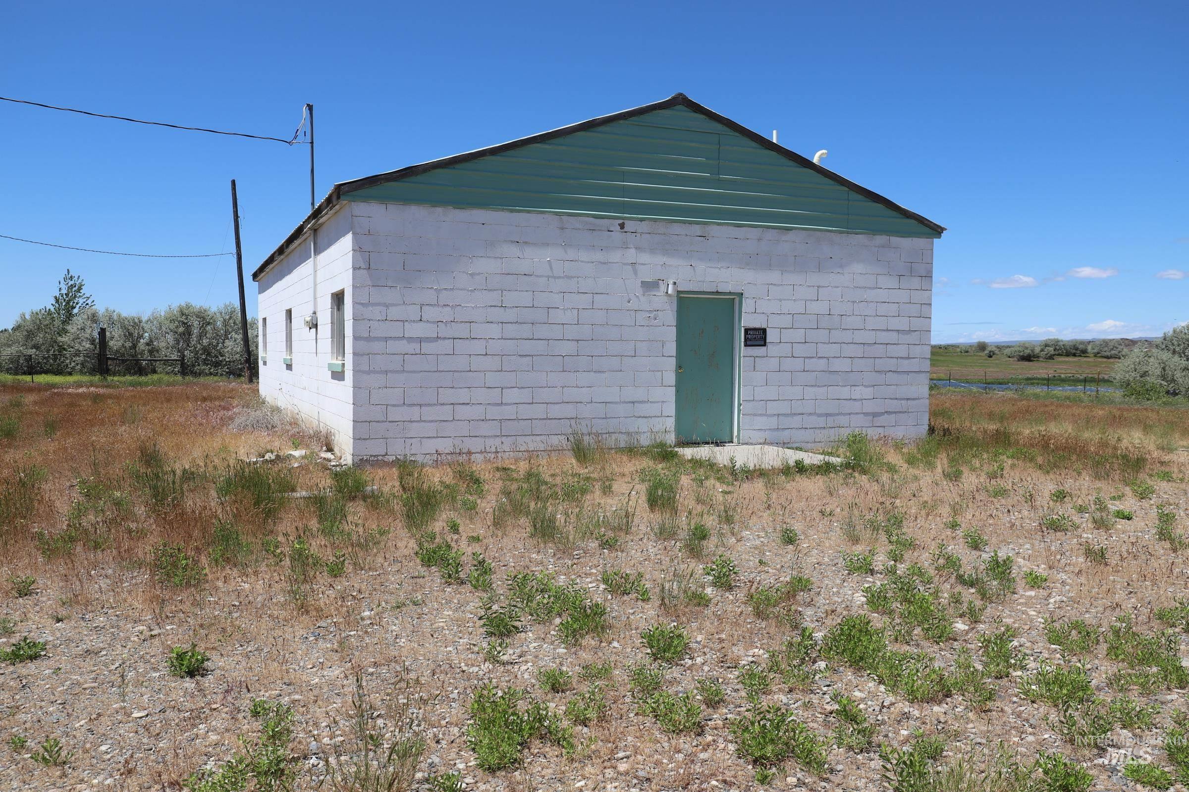 22 West 420 North, Shoshone, Idaho 83352, 3 Bedrooms, 1.5 Bathrooms, Farm & Ranch For Sale, Price $1,437,500, 98912955