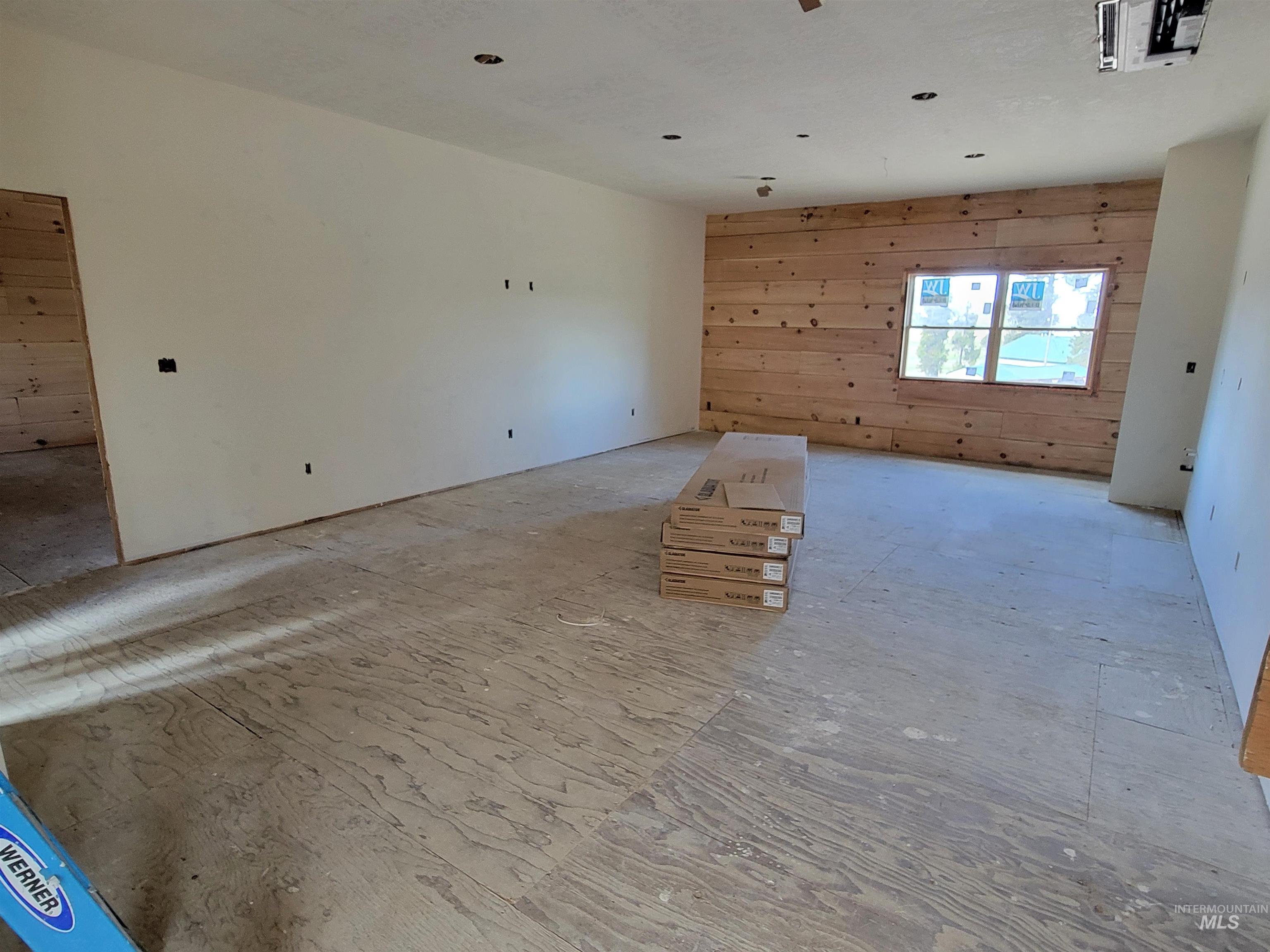 31/33 Bacon Creek Rd, Cascade, Idaho 83611, 8 Bedrooms, 9 Bathrooms, Farm & Ranch For Sale, Price $4,500,000, 98913036