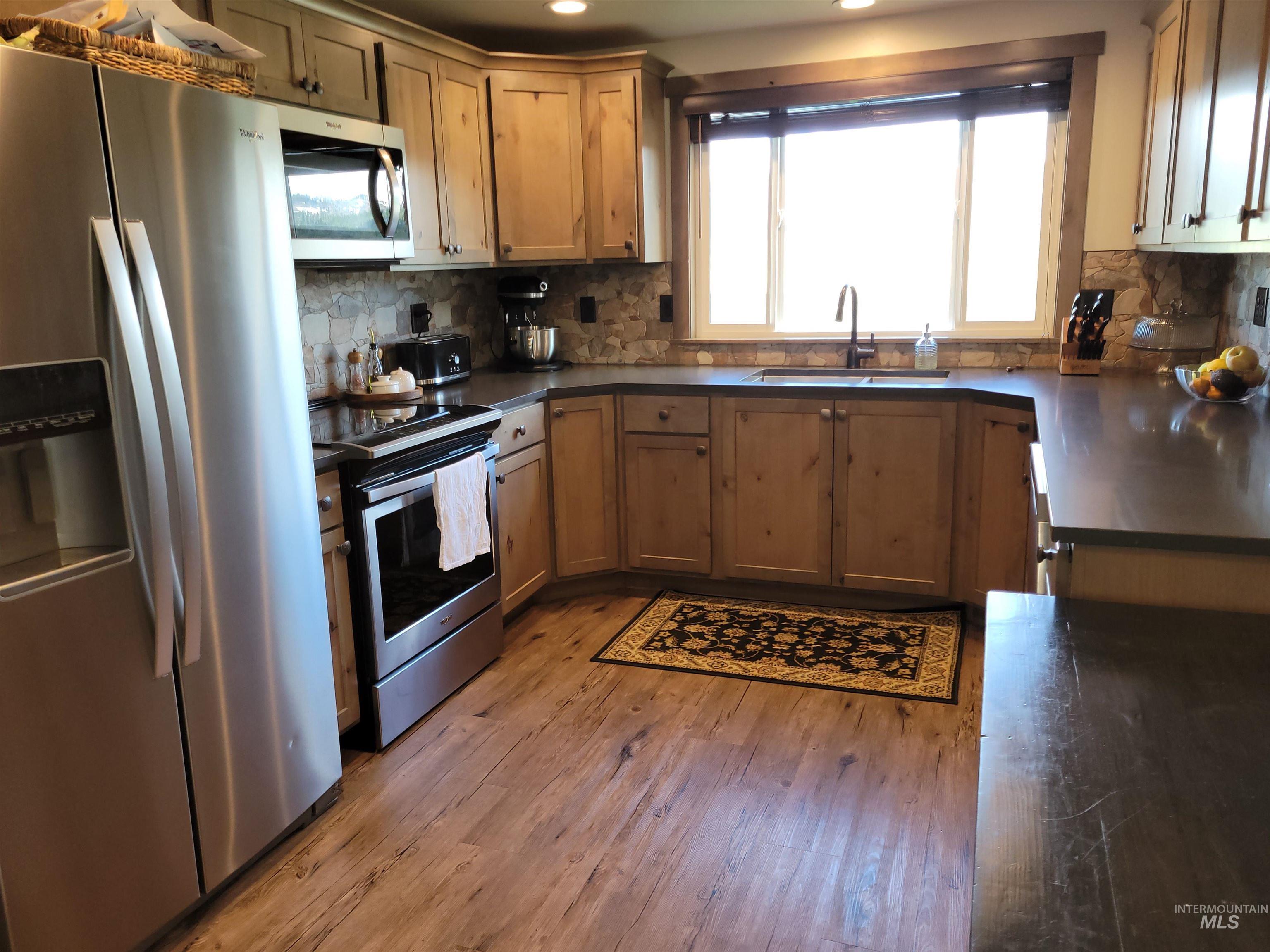 31/33 Bacon Creek Rd, Cascade, Idaho 83611, 8 Bedrooms, 9 Bathrooms, Farm & Ranch For Sale, Price $4,500,000, 98913036