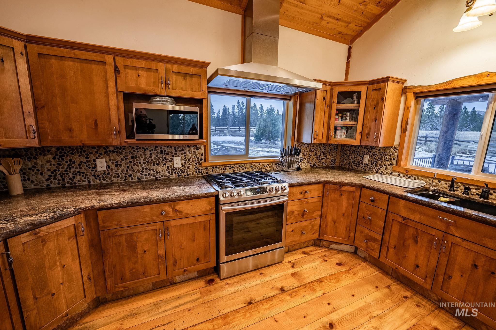 170 N Wildflower Way, Prairie, Idaho 83647, 3 Bedrooms, 2.5 Bathrooms, Residential For Sale, Price $2,500,000, 98913792