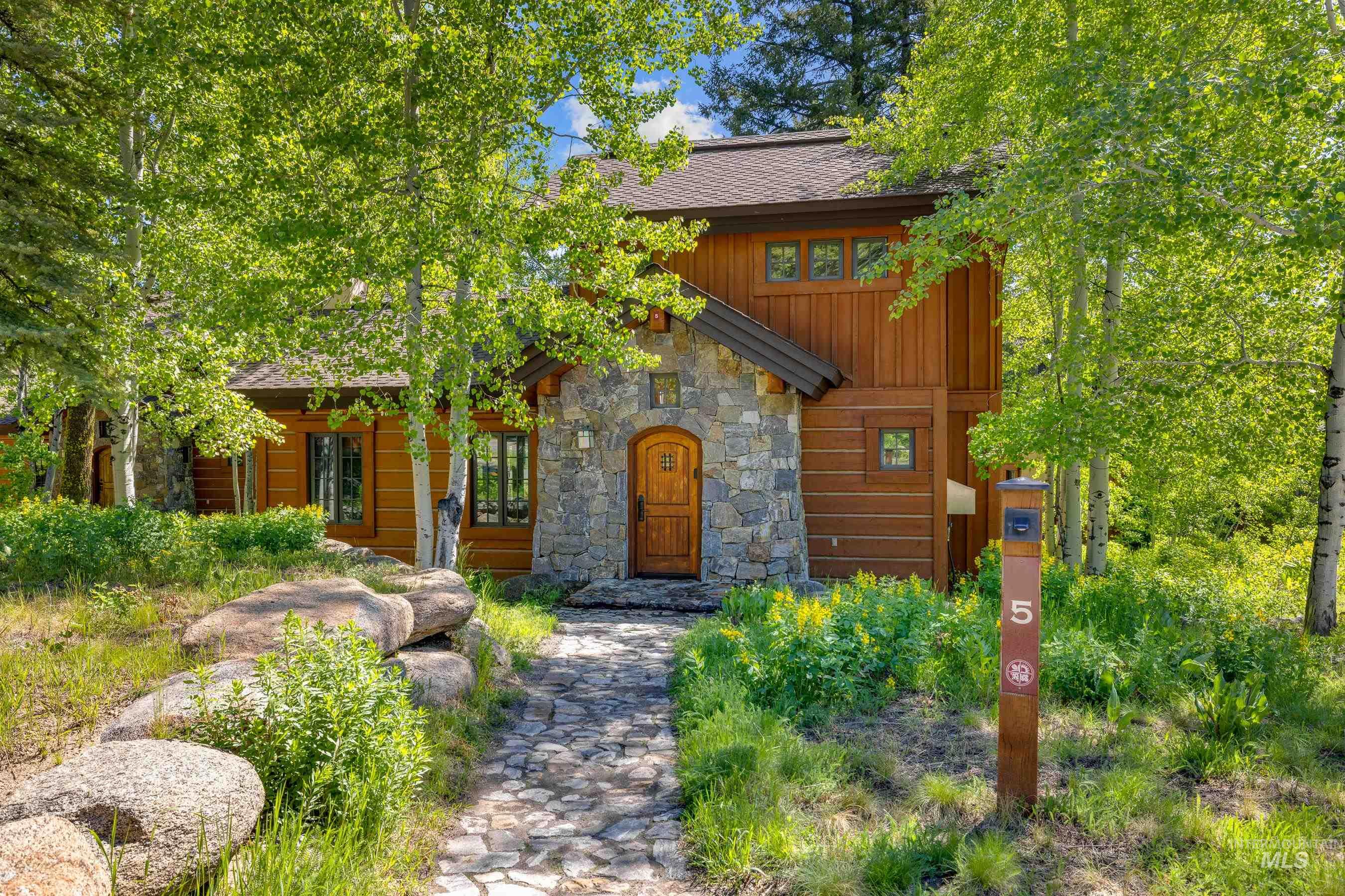 5 Rock Creek Court, Donnelly, Idaho 83615, 2 Bedrooms, 2.5 Bathrooms, Residential For Sale, Price $1,295,000, 98913805