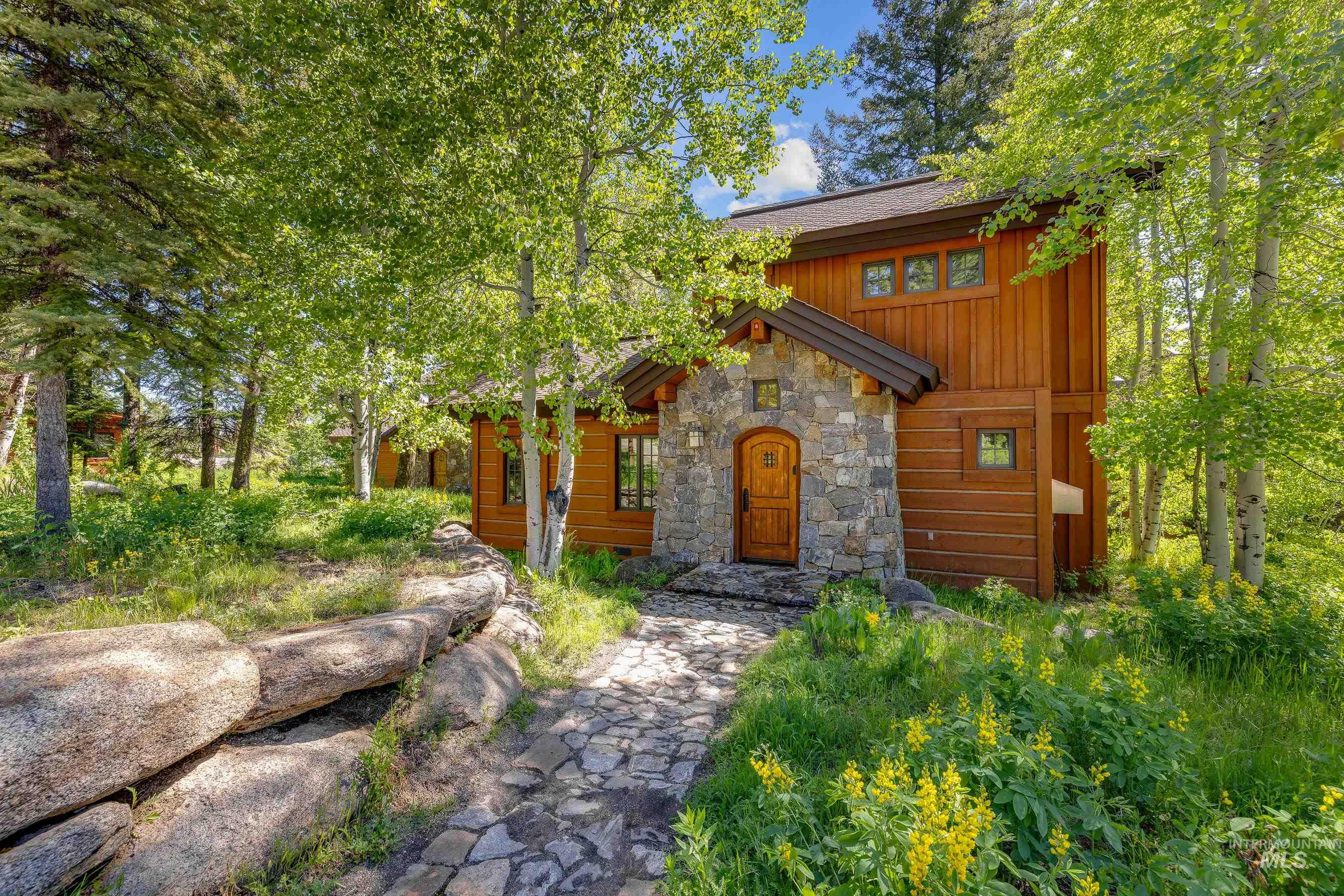 5 Rock Creek Court, Donnelly, Idaho 83615, 2 Bedrooms, 2.5 Bathrooms, Residential For Sale, Price $1,295,000, 98913805