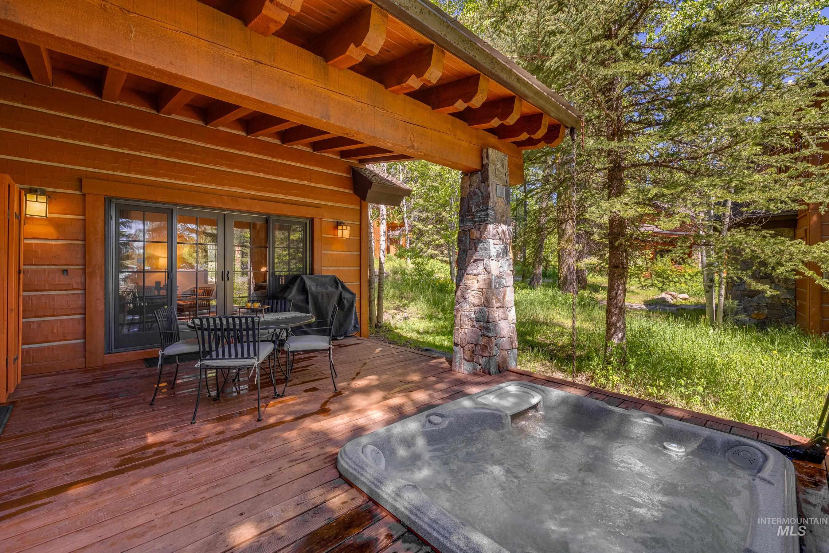 5 Rock Creek Court, Donnelly, Idaho 83615, 2 Bedrooms, 2.5 Bathrooms, Residential For Sale, Price $1,295,000, 98913805