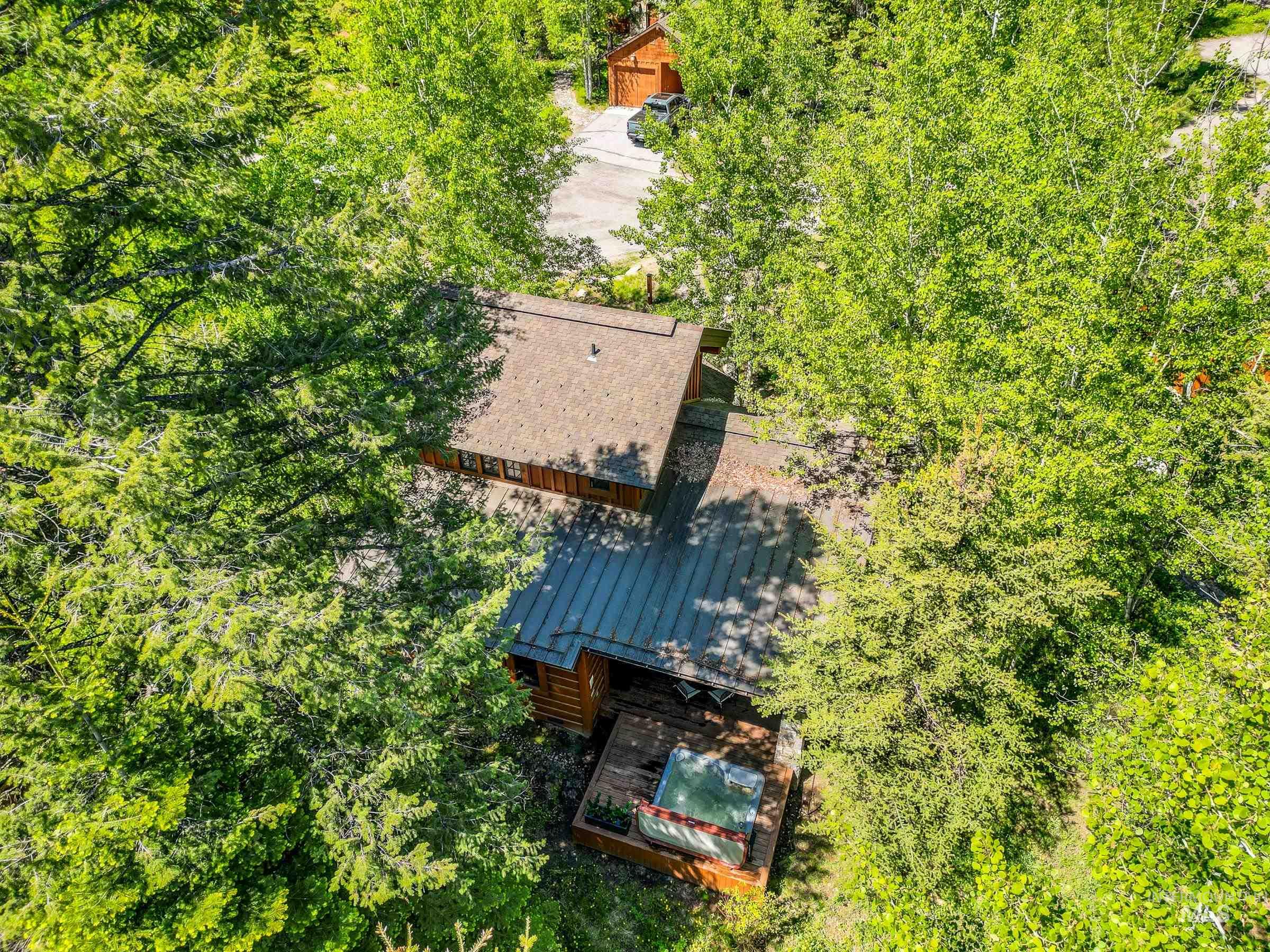 5 Rock Creek Court, Donnelly, Idaho 83615, 2 Bedrooms, 2.5 Bathrooms, Residential For Sale, Price $1,295,000, 98913805