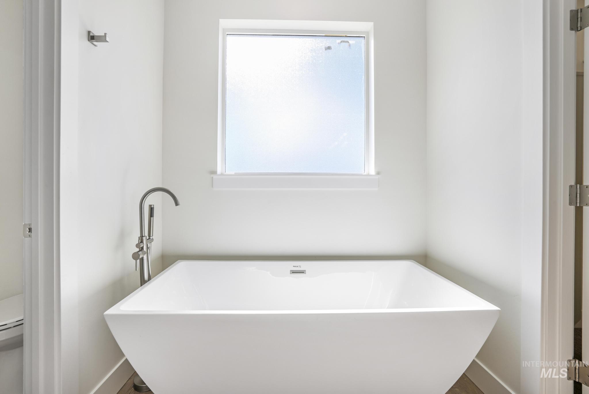 3679 E 3735 N, Kimberly, Idaho 83341, 4 Bedrooms, 2.5 Bathrooms, Residential For Sale, Price $629,900, 98914349