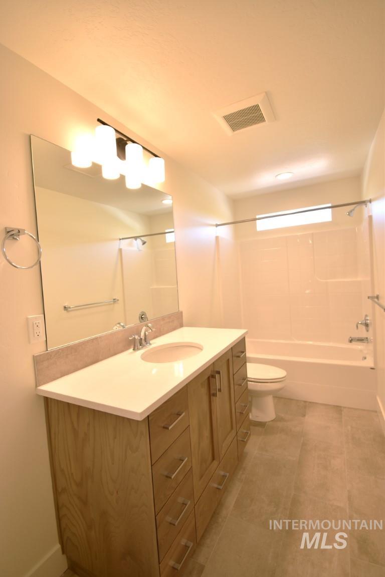 1455 N Meadowglen Ave, Meridian, Idaho 83642, 2 Bedrooms, 2.5 Bathrooms, Rental For Rent, Price $2,250,MLS 98914359