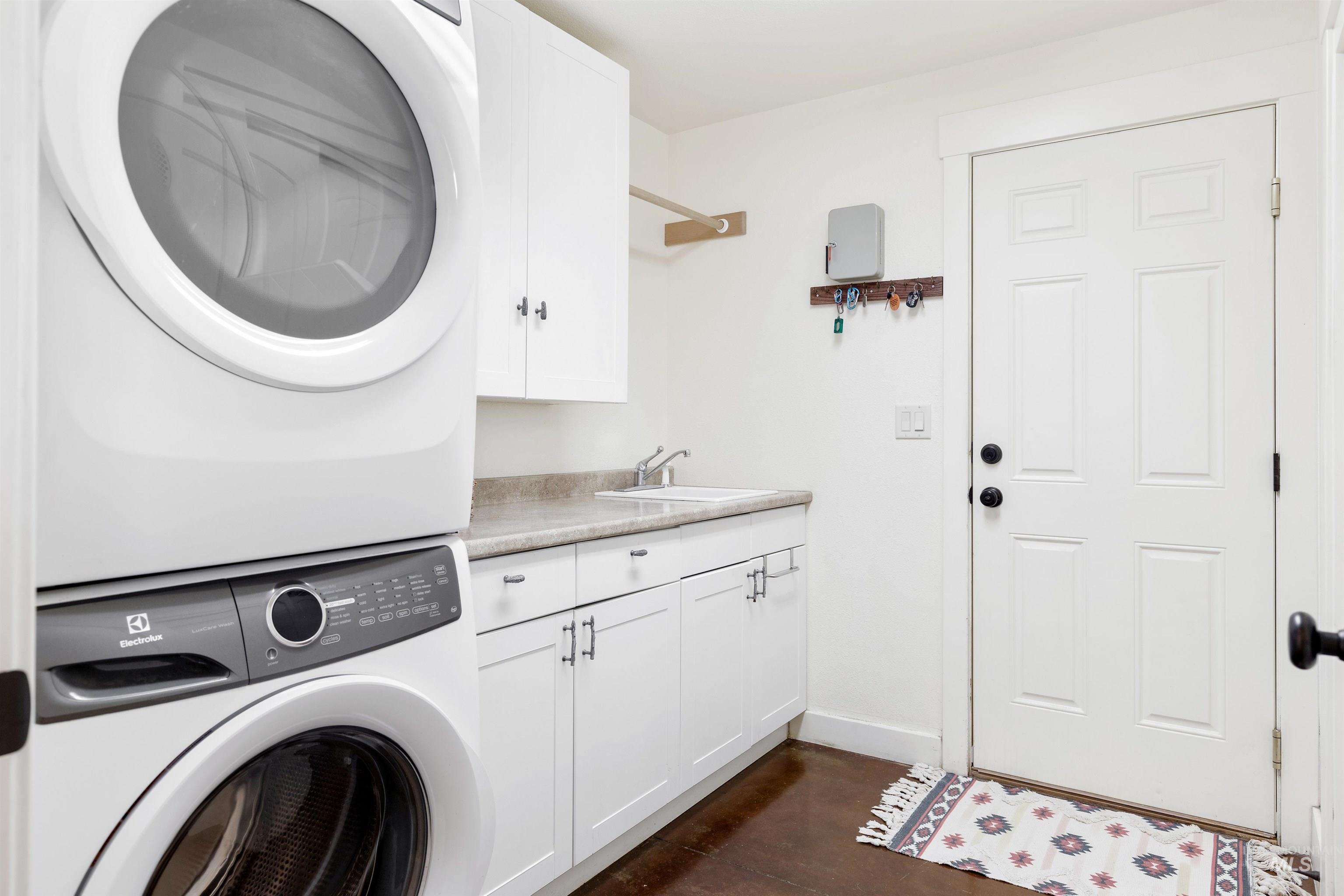 610 Cabarton Rd, Cascade, Idaho 83611, 3 Bedrooms, 3 Bathrooms, Residential For Sale, Price $2,497,000, 98914448