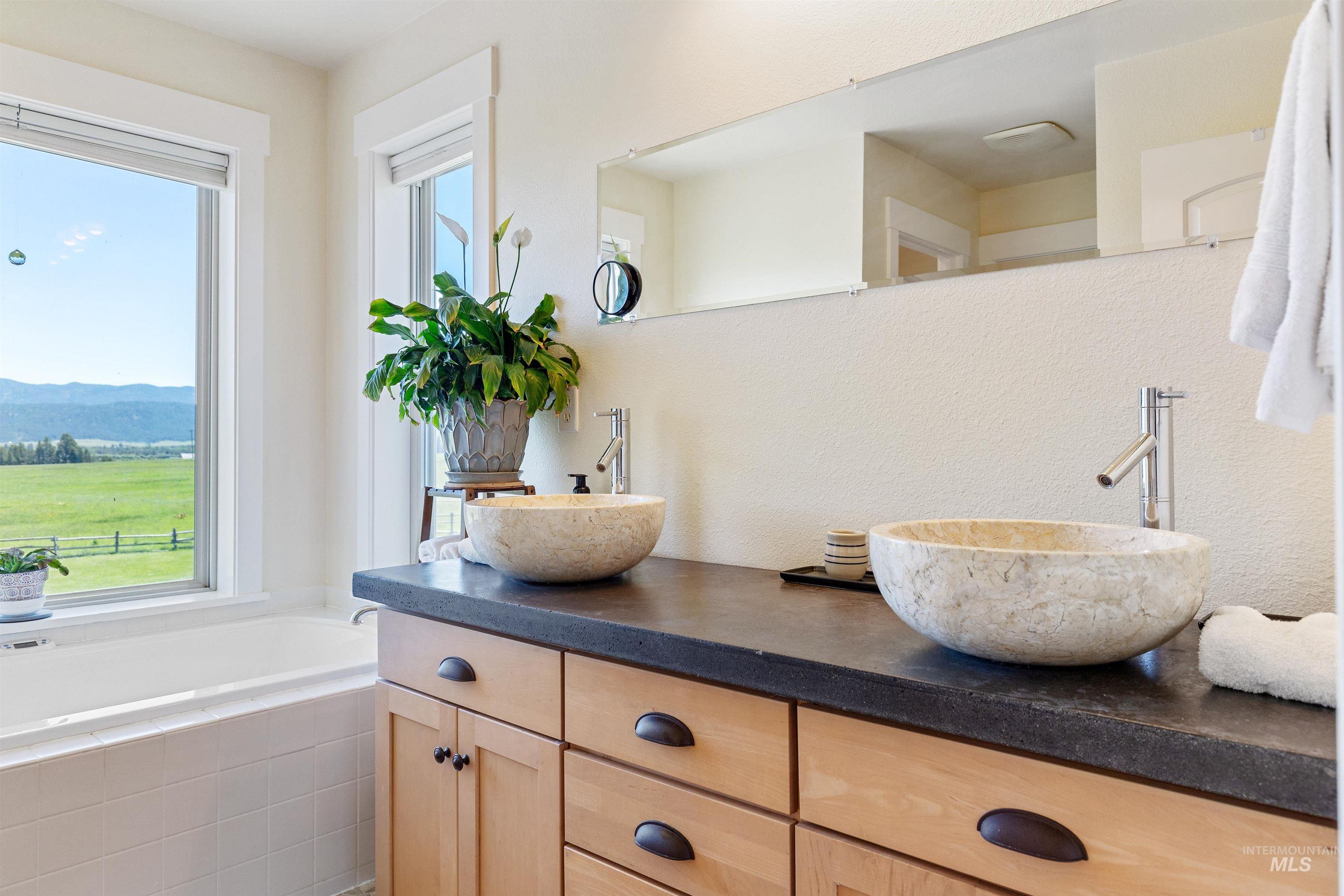 610 Cabarton Rd, Cascade, Idaho 83611, 3 Bedrooms, 3 Bathrooms, Residential For Sale, Price $2,497,000, 98914448