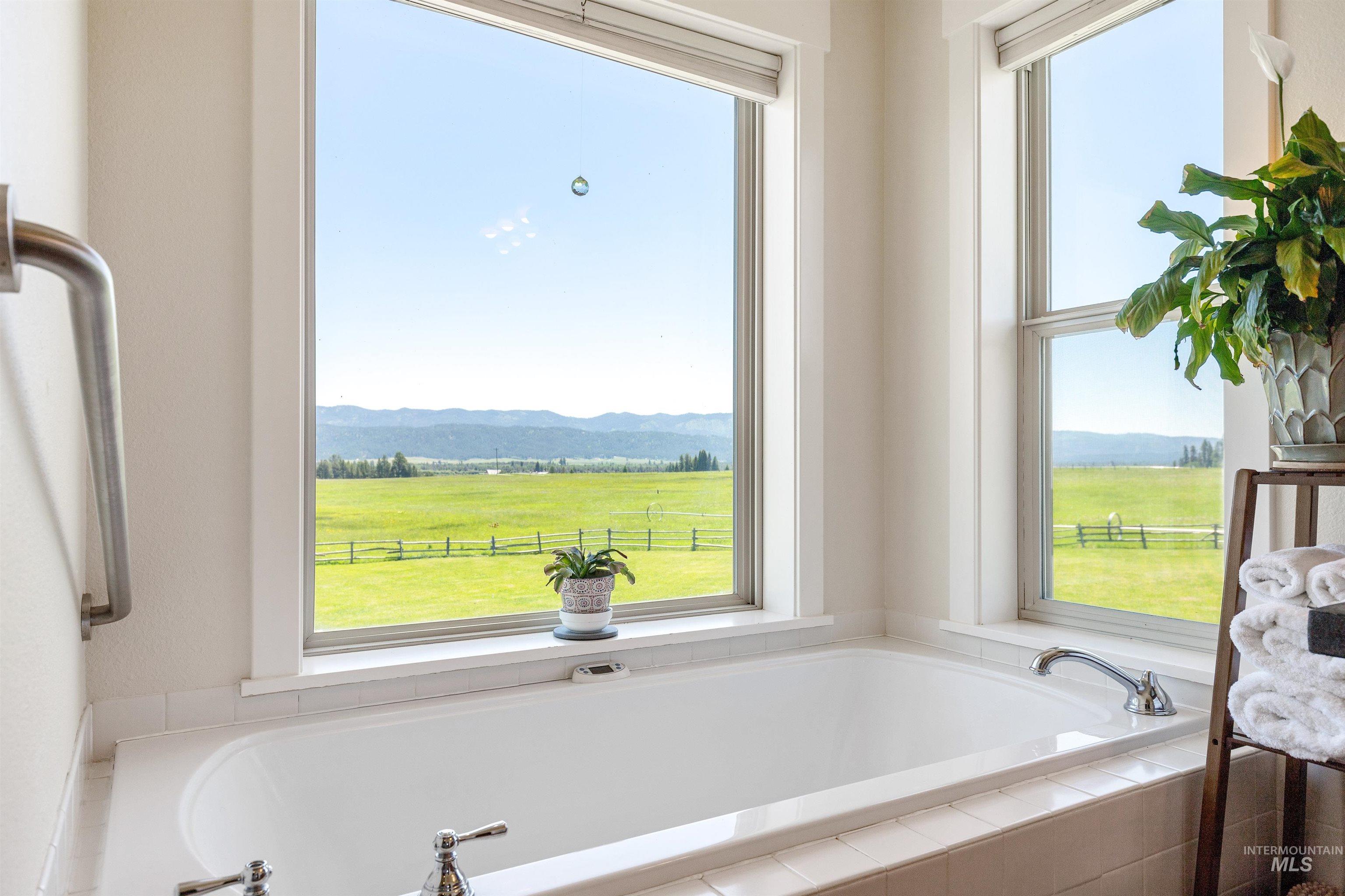 610 Cabarton Rd, Cascade, Idaho 83611, 3 Bedrooms, 3 Bathrooms, Residential For Sale, Price $2,497,000, 98914448