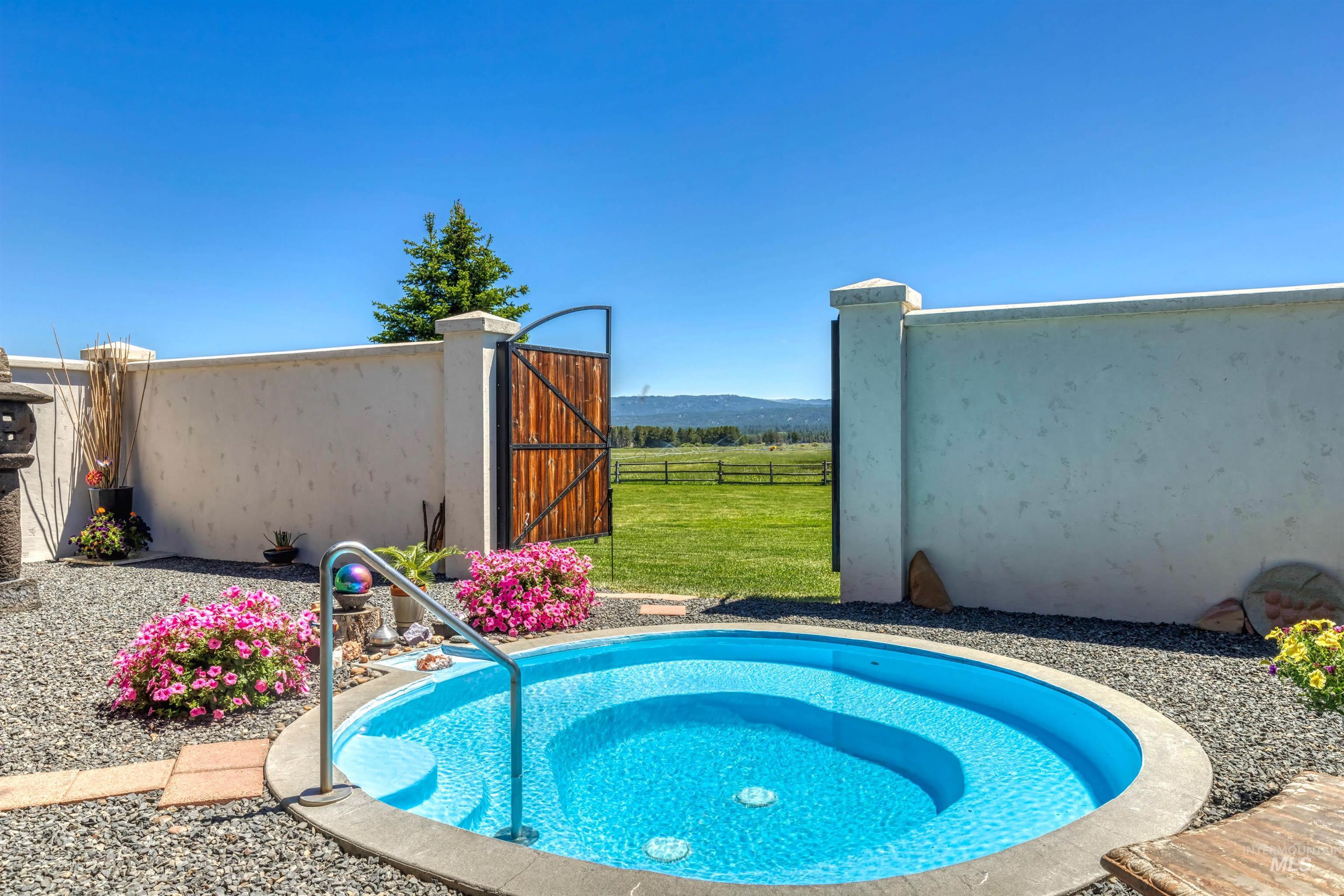 610 Cabarton Rd, Cascade, Idaho 83611, 3 Bedrooms, 3 Bathrooms, Residential For Sale, Price $2,497,000, 98914448