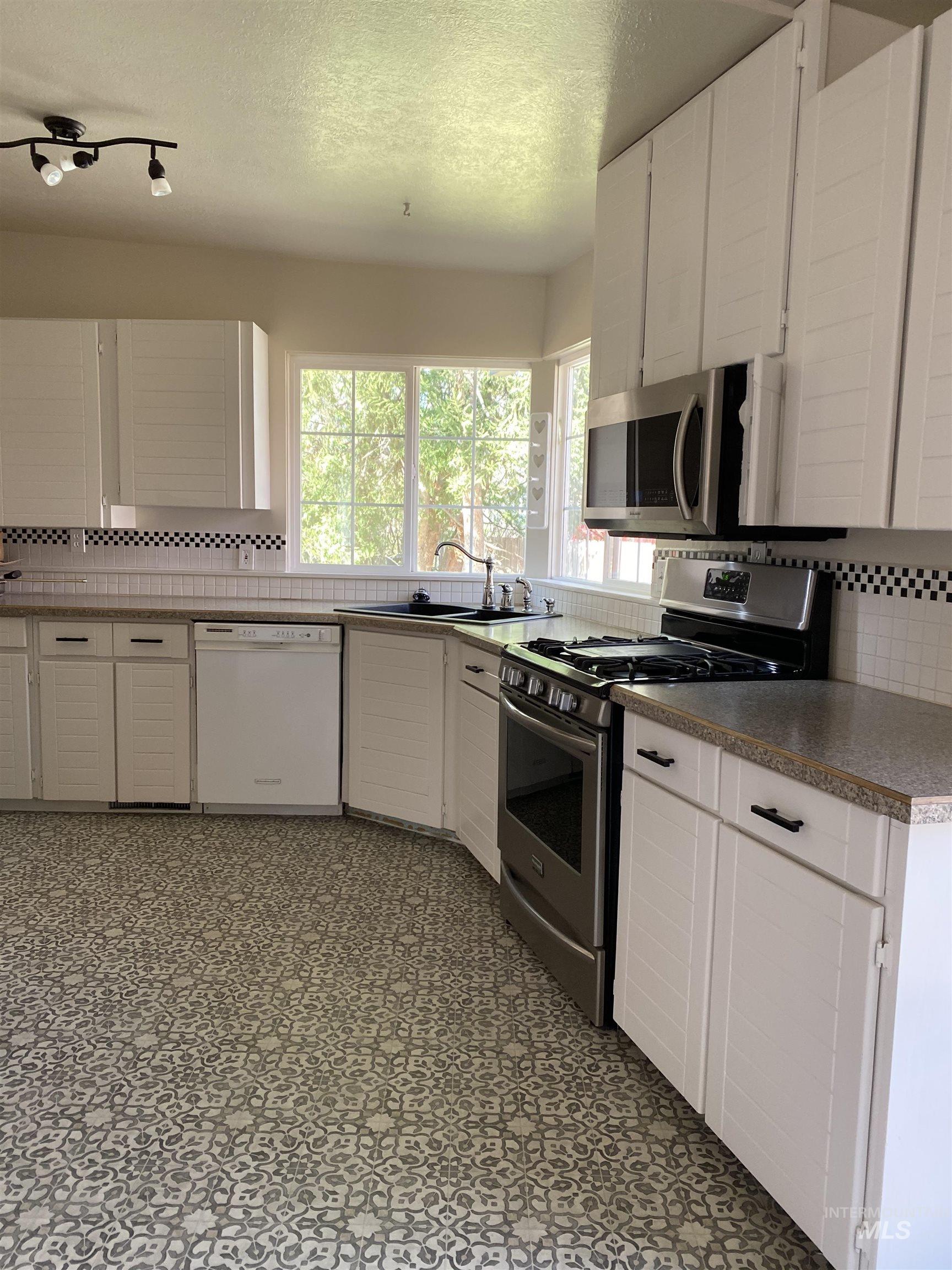 1503 S Nelson Pl., Boise, Idaho 83705, 7 Bedrooms, Business/Commercial For Sale, Price $974,900, 98914706
