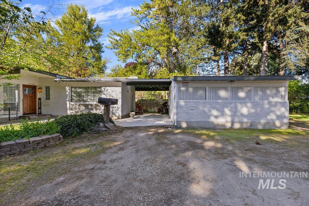 1503 S Nelson Pl., Boise, Idaho 83705, 7 Bedrooms, Business/Commercial For Sale, Price $974,900, 98914706