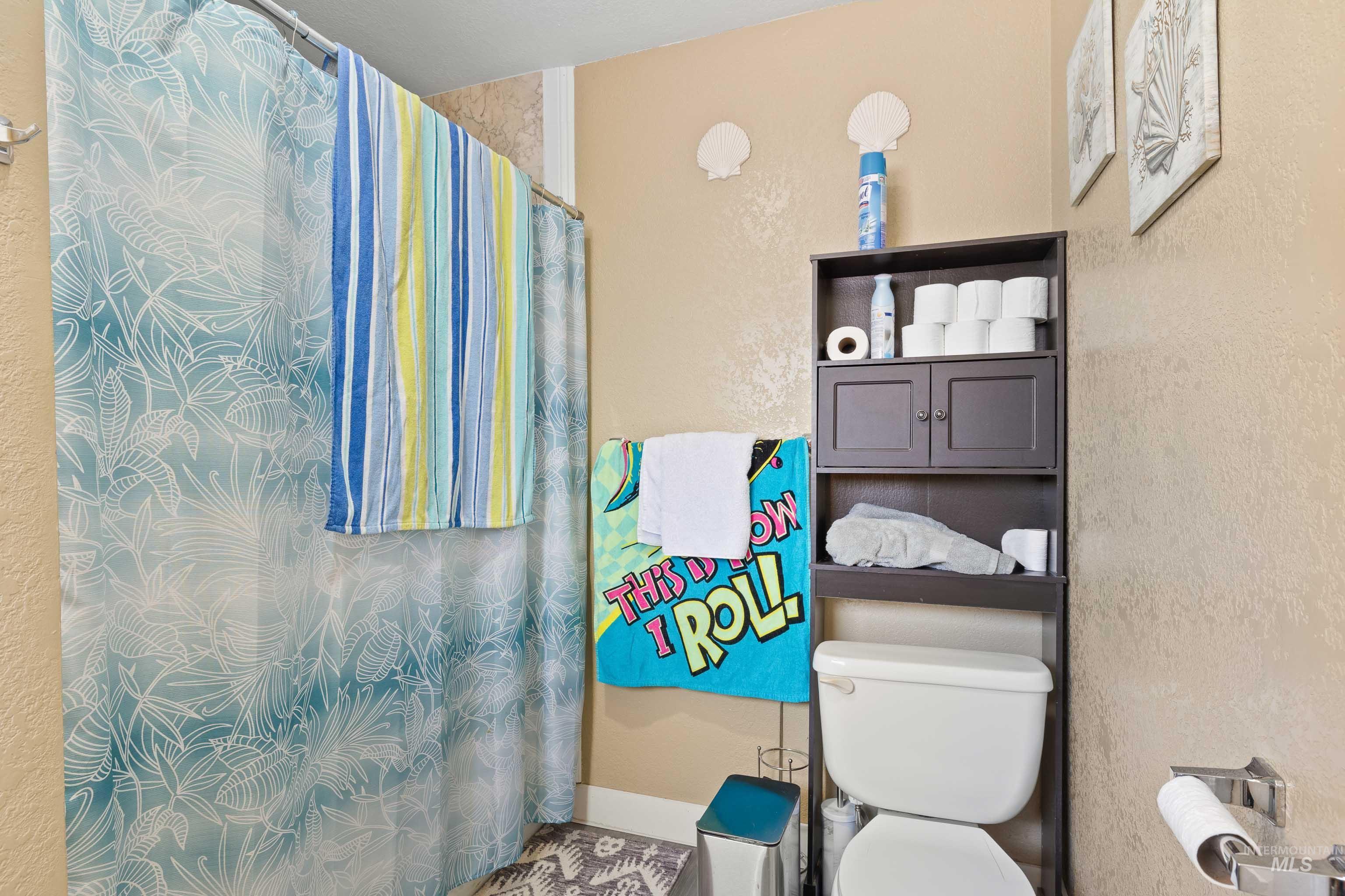 726 Wyoming St, Gooding, Idaho 83330, 3 Bedrooms, 3 Bathrooms, Residential For Sale, Price $270,900, 98915131