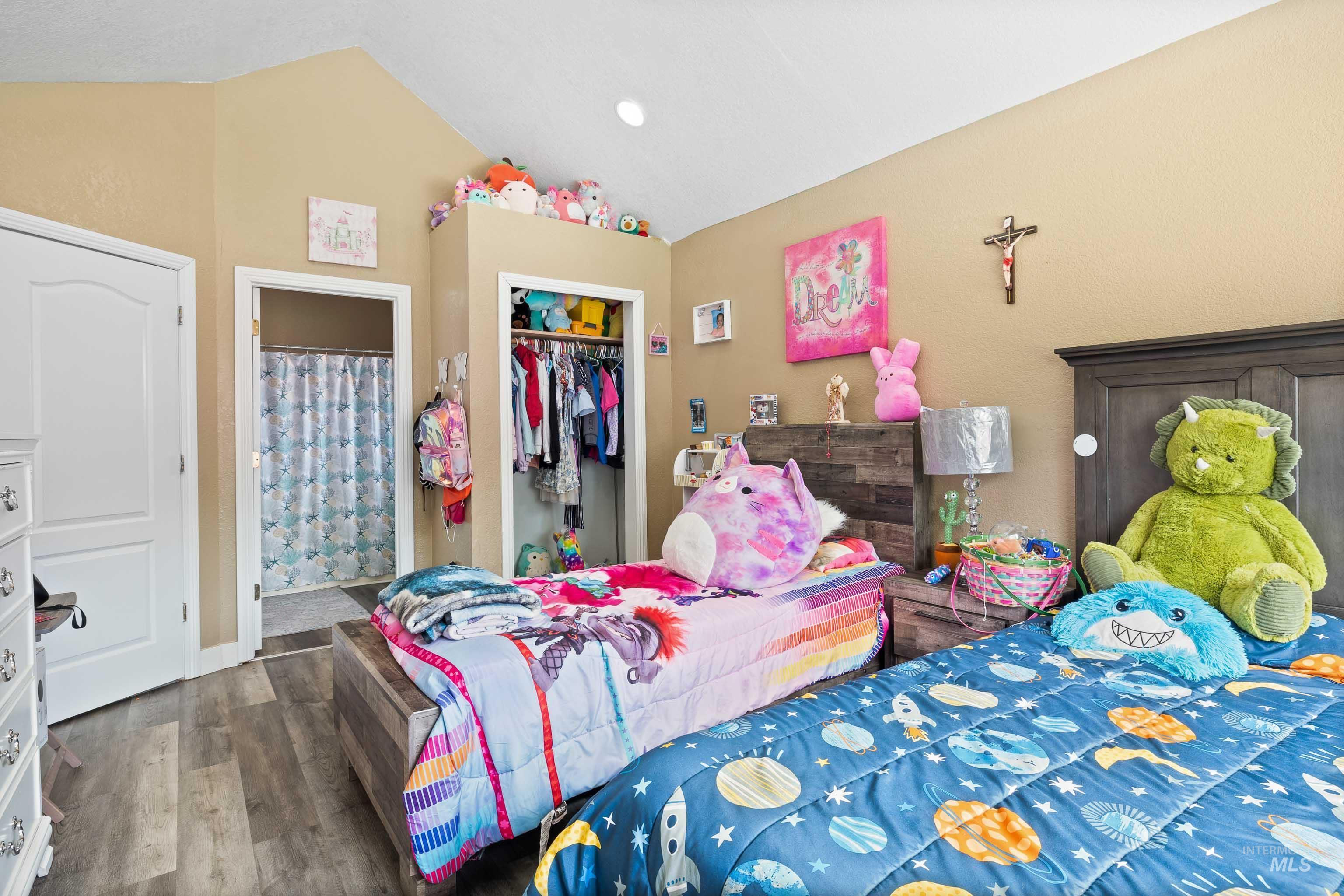 726 Wyoming St, Gooding, Idaho 83330, 3 Bedrooms, 3 Bathrooms, Residential For Sale, Price $270,900, 98915131