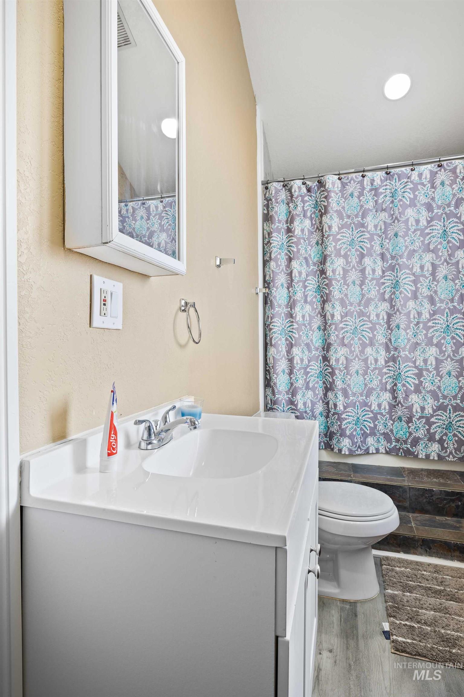 726 Wyoming St, Gooding, Idaho 83330, 3 Bedrooms, 3 Bathrooms, Residential For Sale, Price $270,900, 98915131