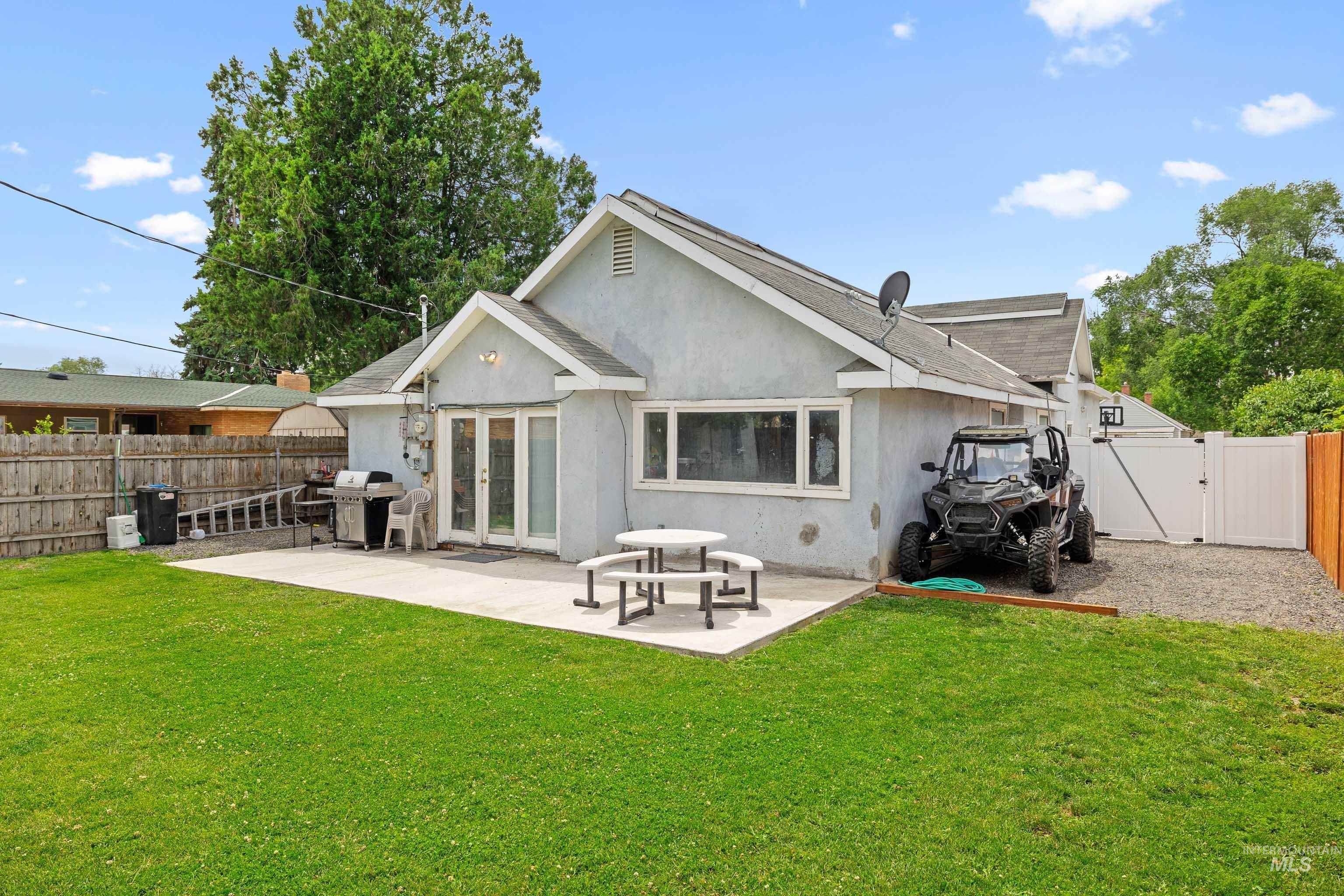 726 Wyoming St, Gooding, Idaho 83330, 3 Bedrooms, 3 Bathrooms, Residential For Sale, Price $270,900, 98915131