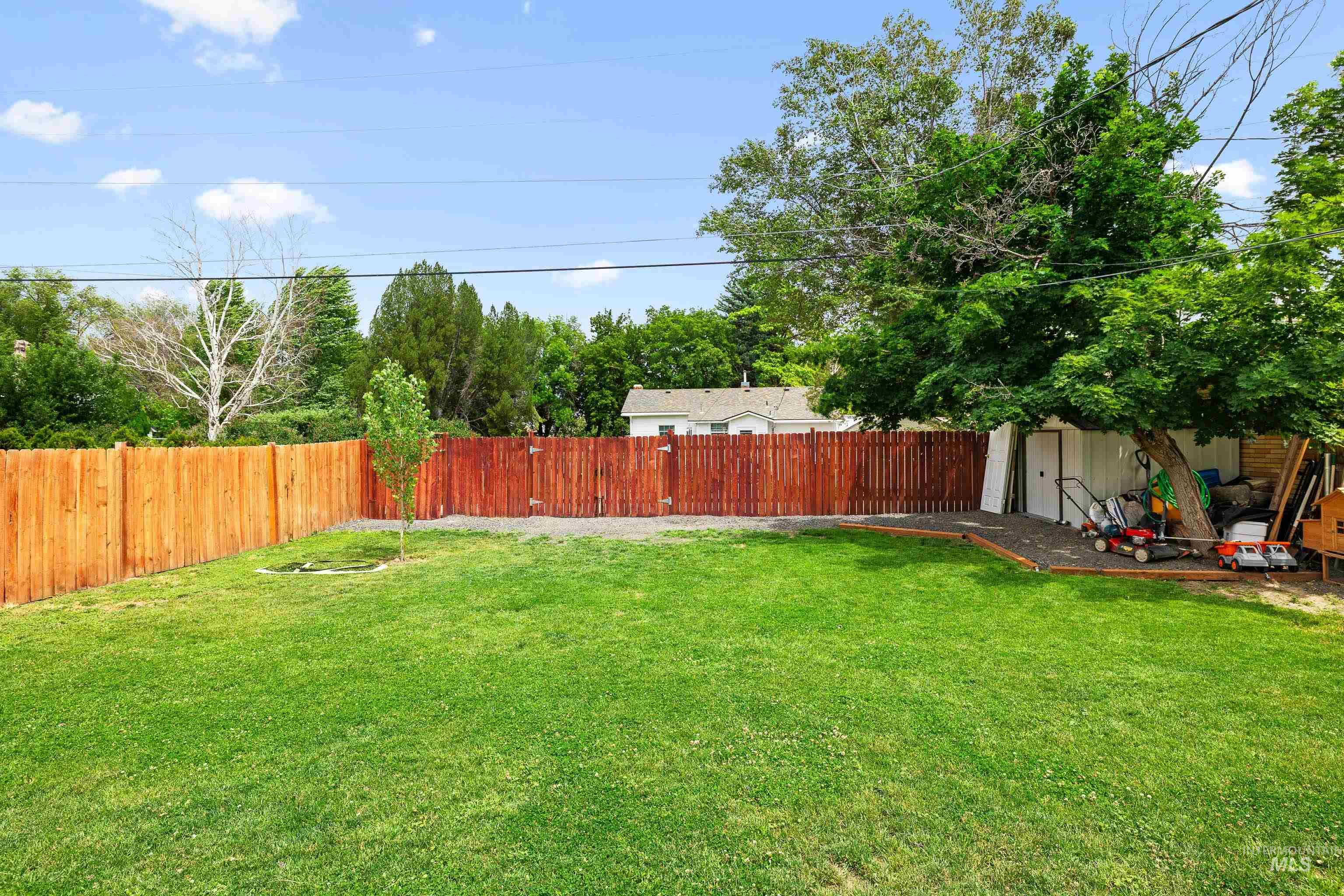 726 Wyoming St, Gooding, Idaho 83330, 3 Bedrooms, 3 Bathrooms, Residential For Sale, Price $270,900, 98915131