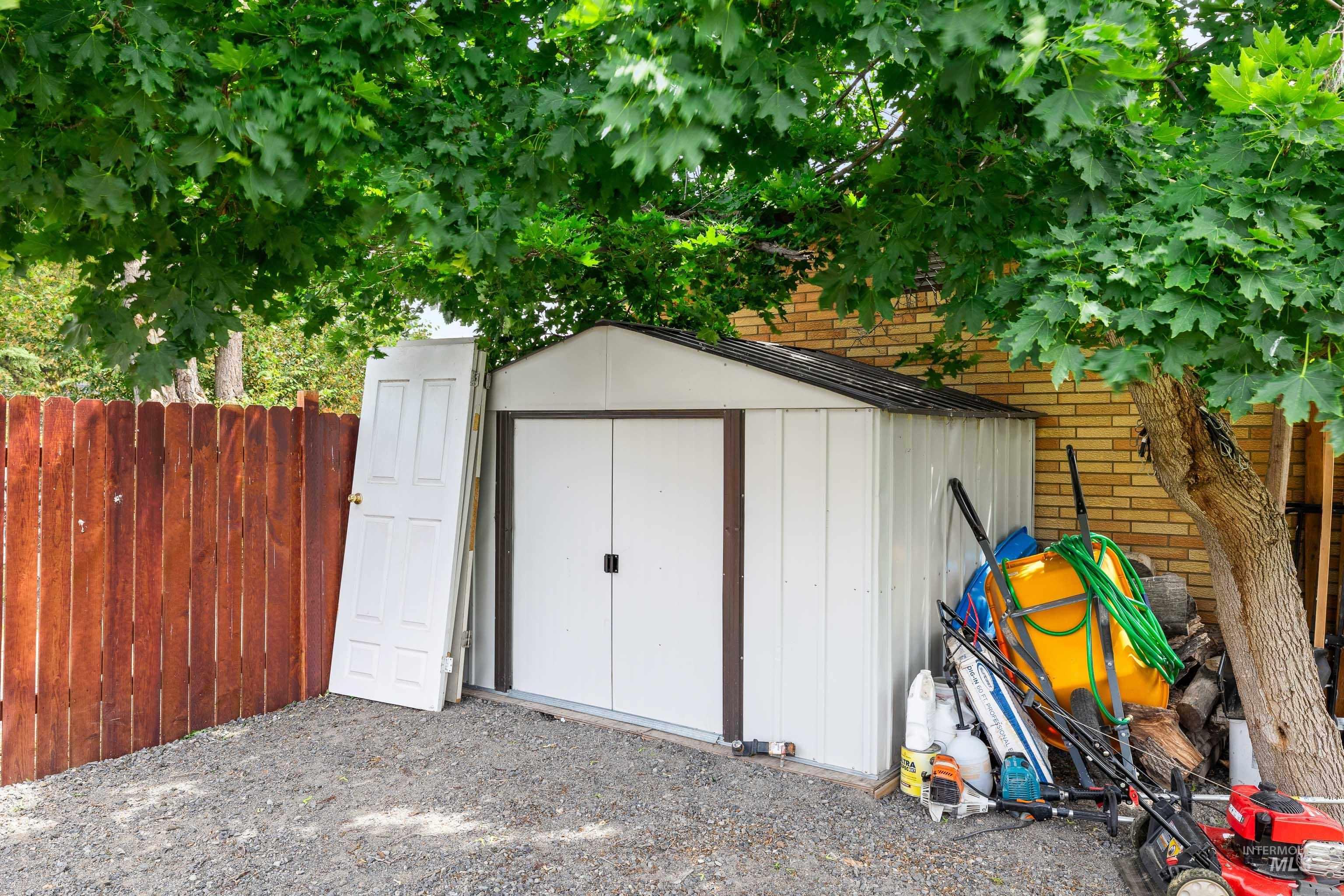 726 Wyoming St, Gooding, Idaho 83330, 3 Bedrooms, 3 Bathrooms, Residential For Sale, Price $270,900, 98915131