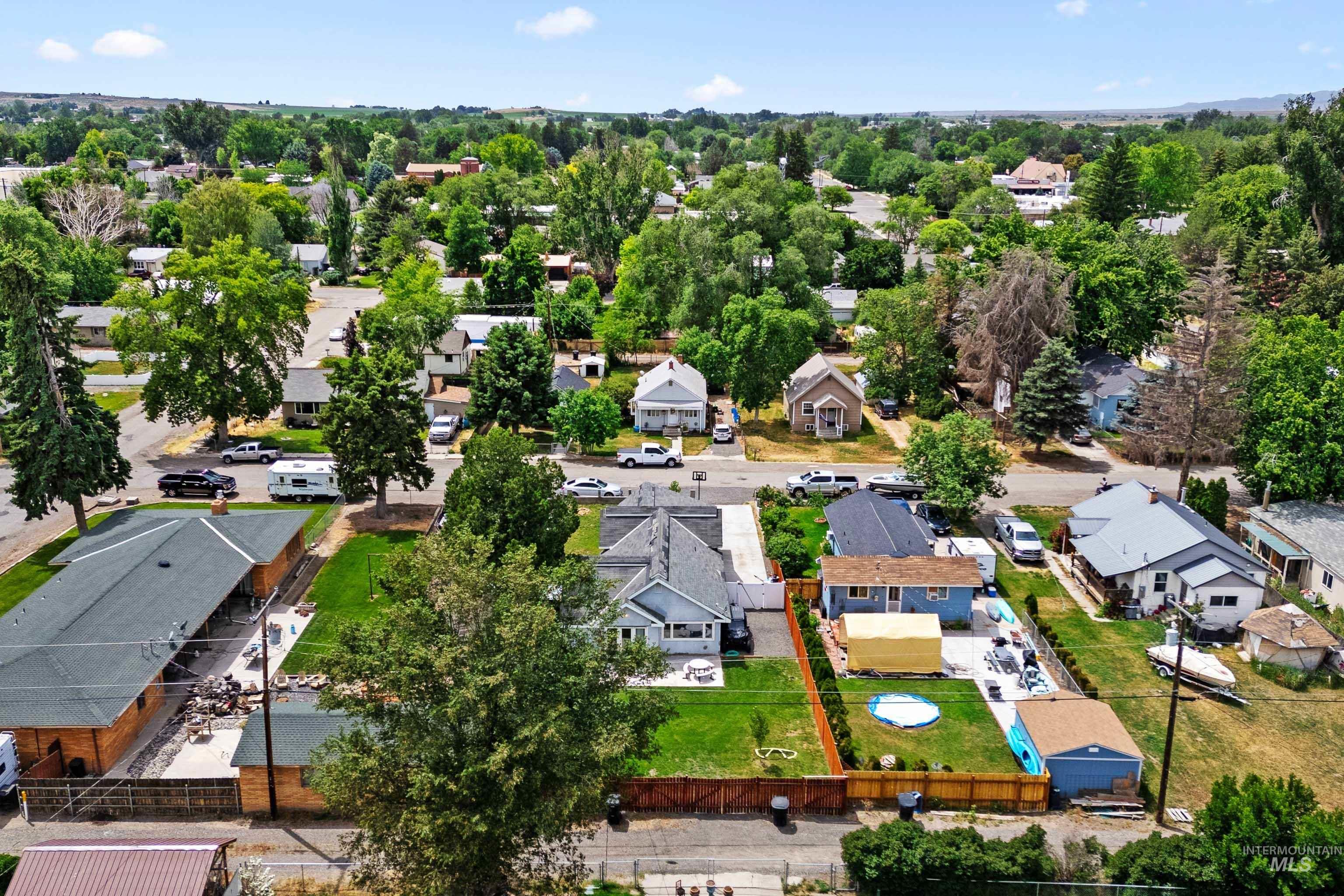726 Wyoming St, Gooding, Idaho 83330, 3 Bedrooms, 3 Bathrooms, Residential For Sale, Price $270,900, 98915131
