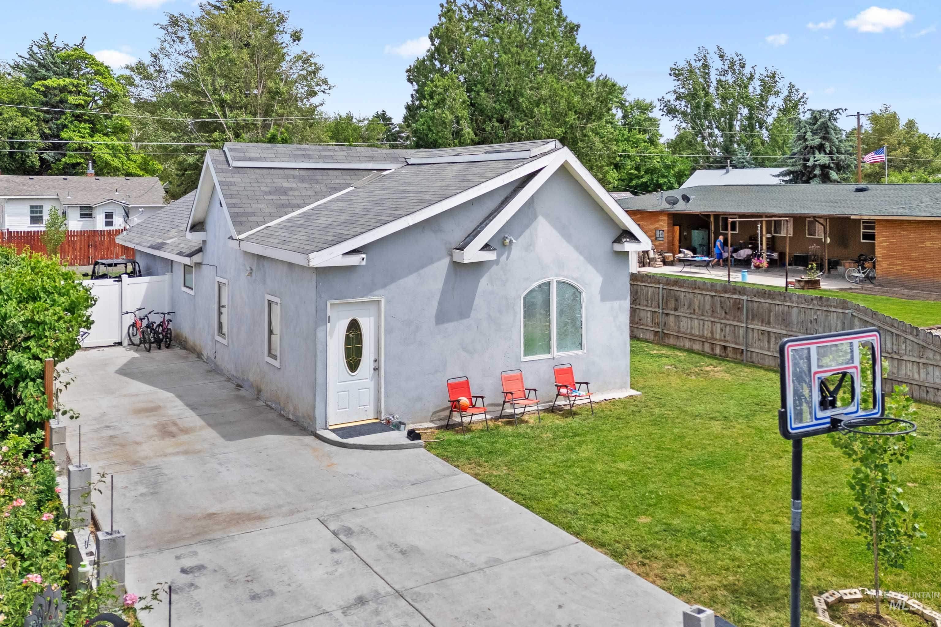 726 Wyoming St, Gooding, Idaho 83330, 3 Bedrooms, 3 Bathrooms, Residential For Sale, Price $270,900, 98915131