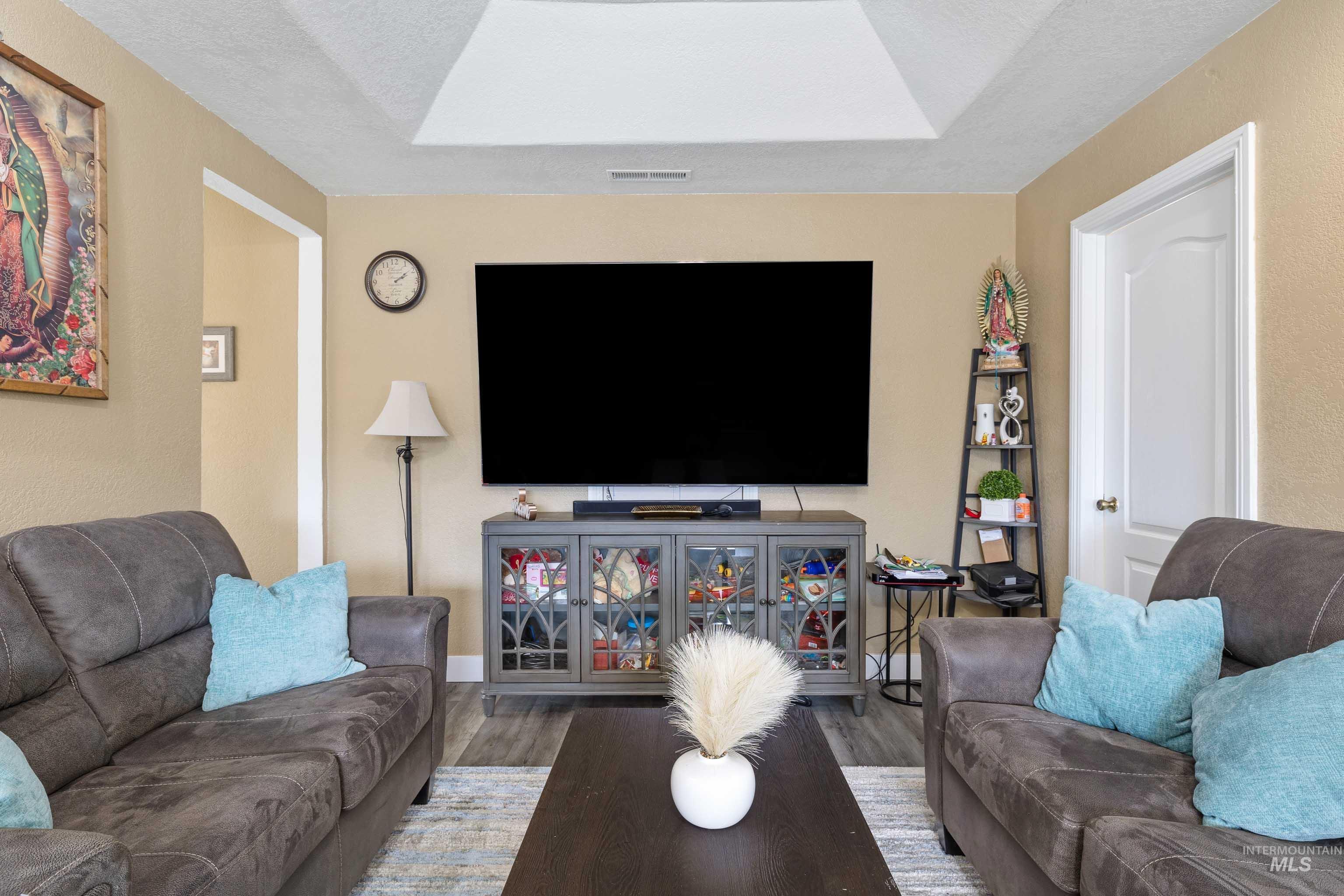 726 Wyoming St, Gooding, Idaho 83330, 3 Bedrooms, 3 Bathrooms, Residential For Sale, Price $270,900, 98915131