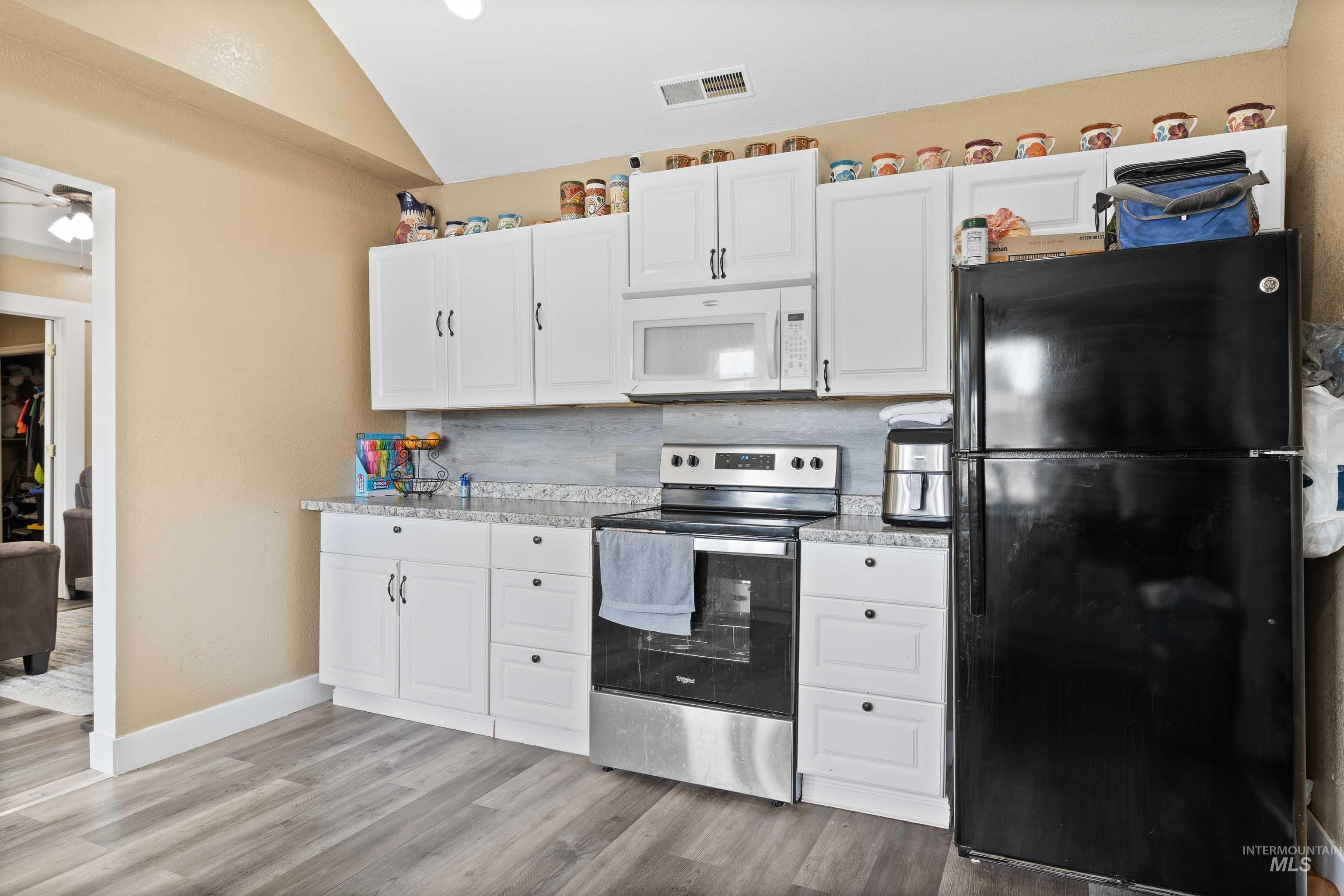 726 Wyoming St, Gooding, Idaho 83330, 3 Bedrooms, 3 Bathrooms, Residential For Sale, Price $270,900, 98915131