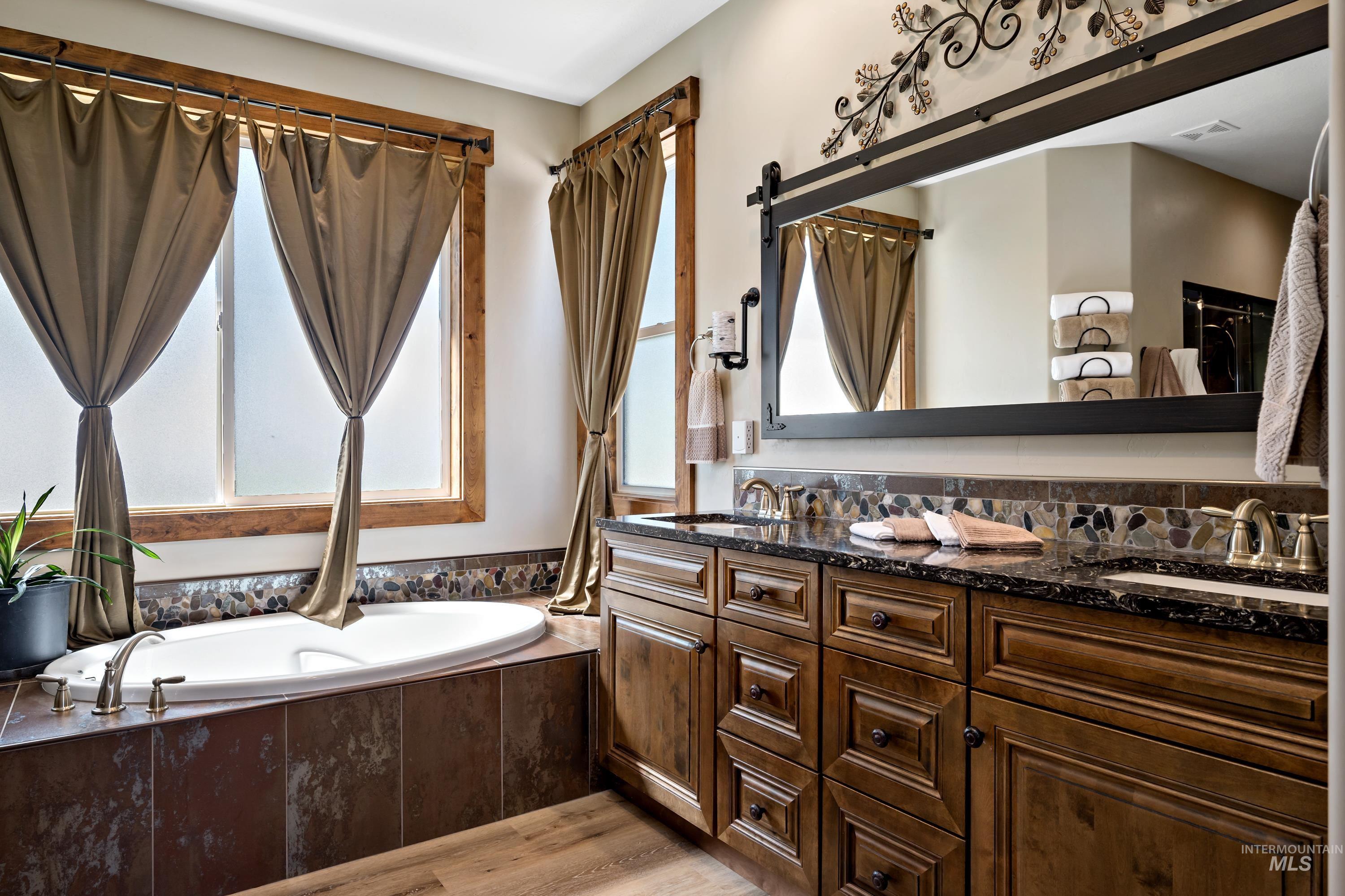 1964 River Road, Homedale, Idaho 83628, 5 Bedrooms, 4 Bathrooms, Residential For Sale, Price $1,995,000, 98915675