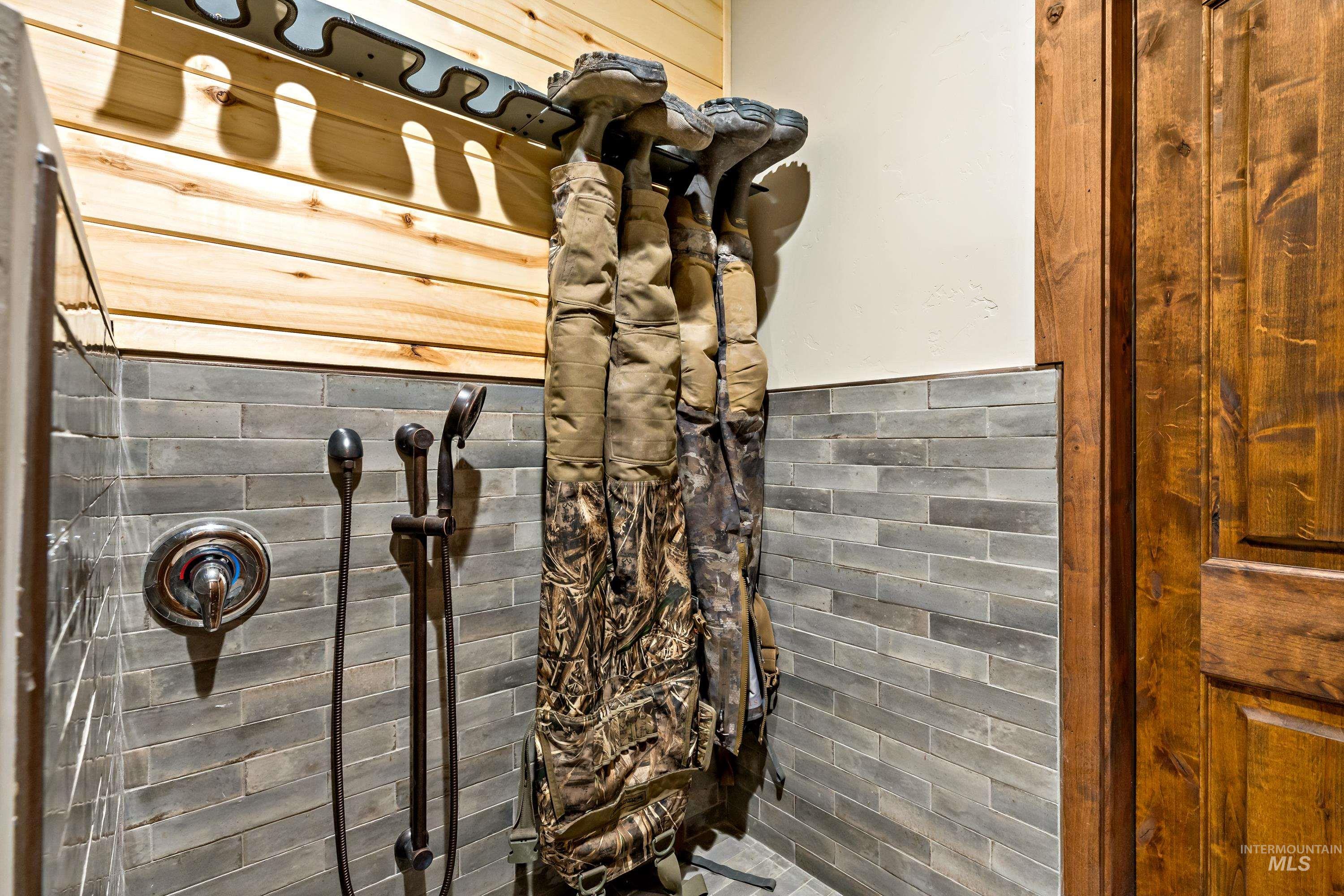 1964 River Road, Homedale, Idaho 83628, 5 Bedrooms, 4 Bathrooms, Residential For Sale, Price $1,995,000, 98915675