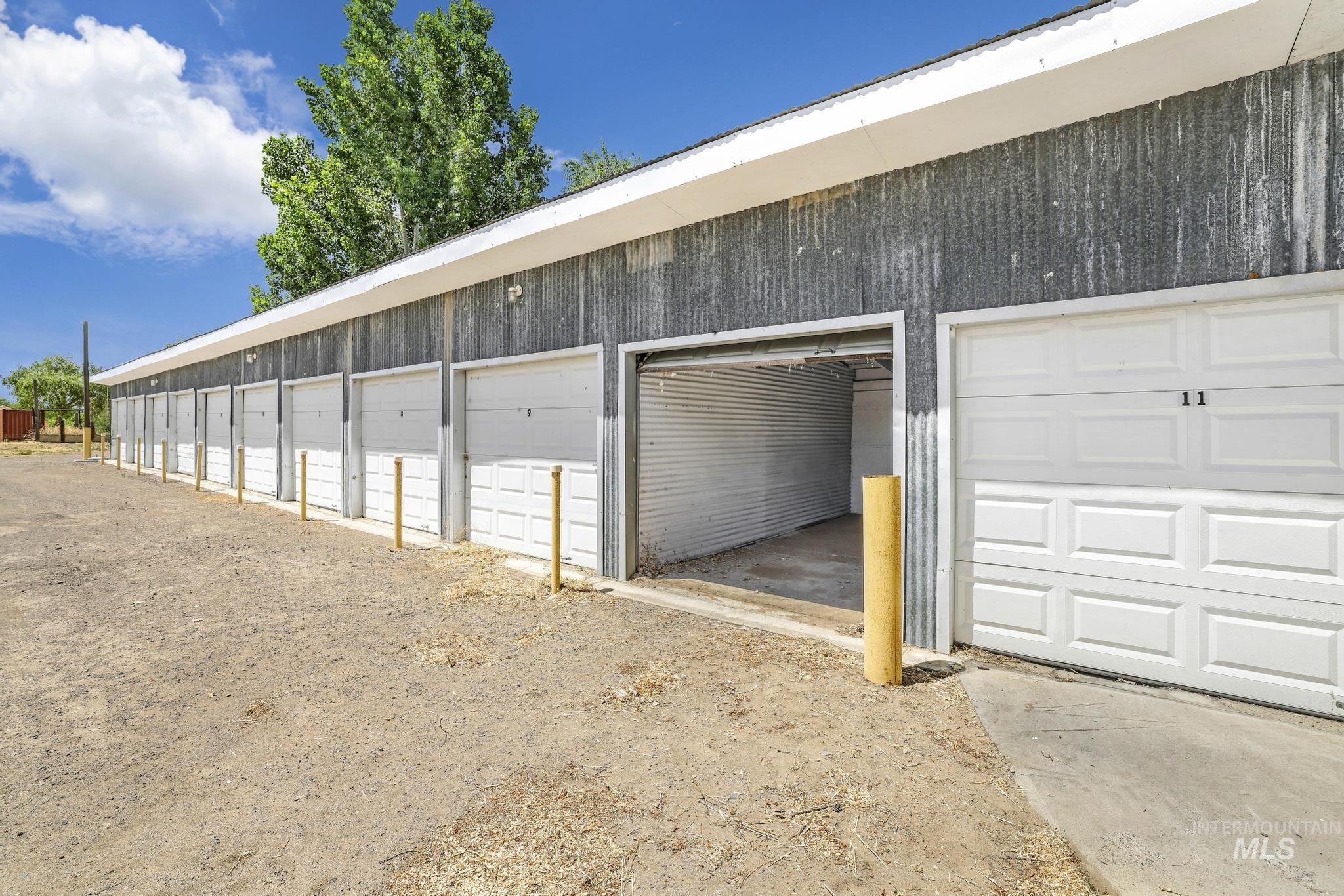 1867 E 1750 S, Gooding, Idaho 83330, 1 Bedroom, 2 Rooms, Business/Commercial For Sale, Price $399,900,MLS 98915749