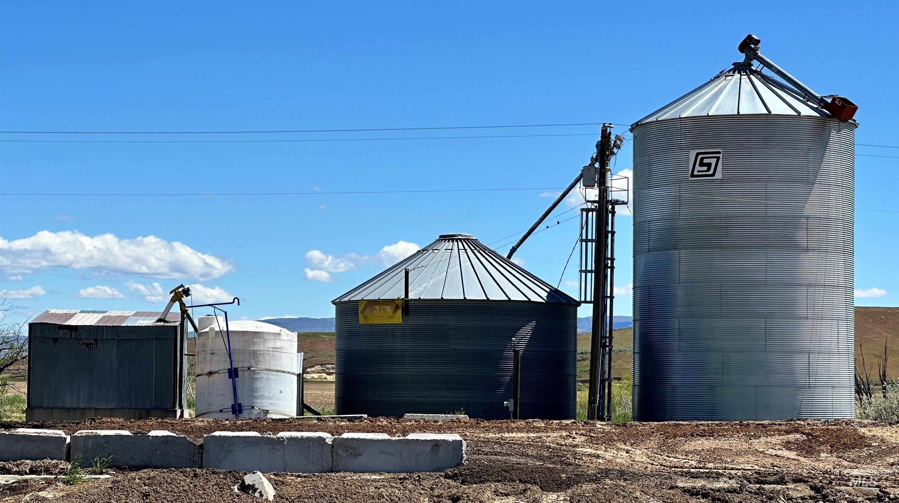 6075 Big Willow Rd, Payette, Idaho 83661, 4 Bedrooms, 2 Bathrooms, Farm & Ranch For Sale, Price $9,470,000, 98916193