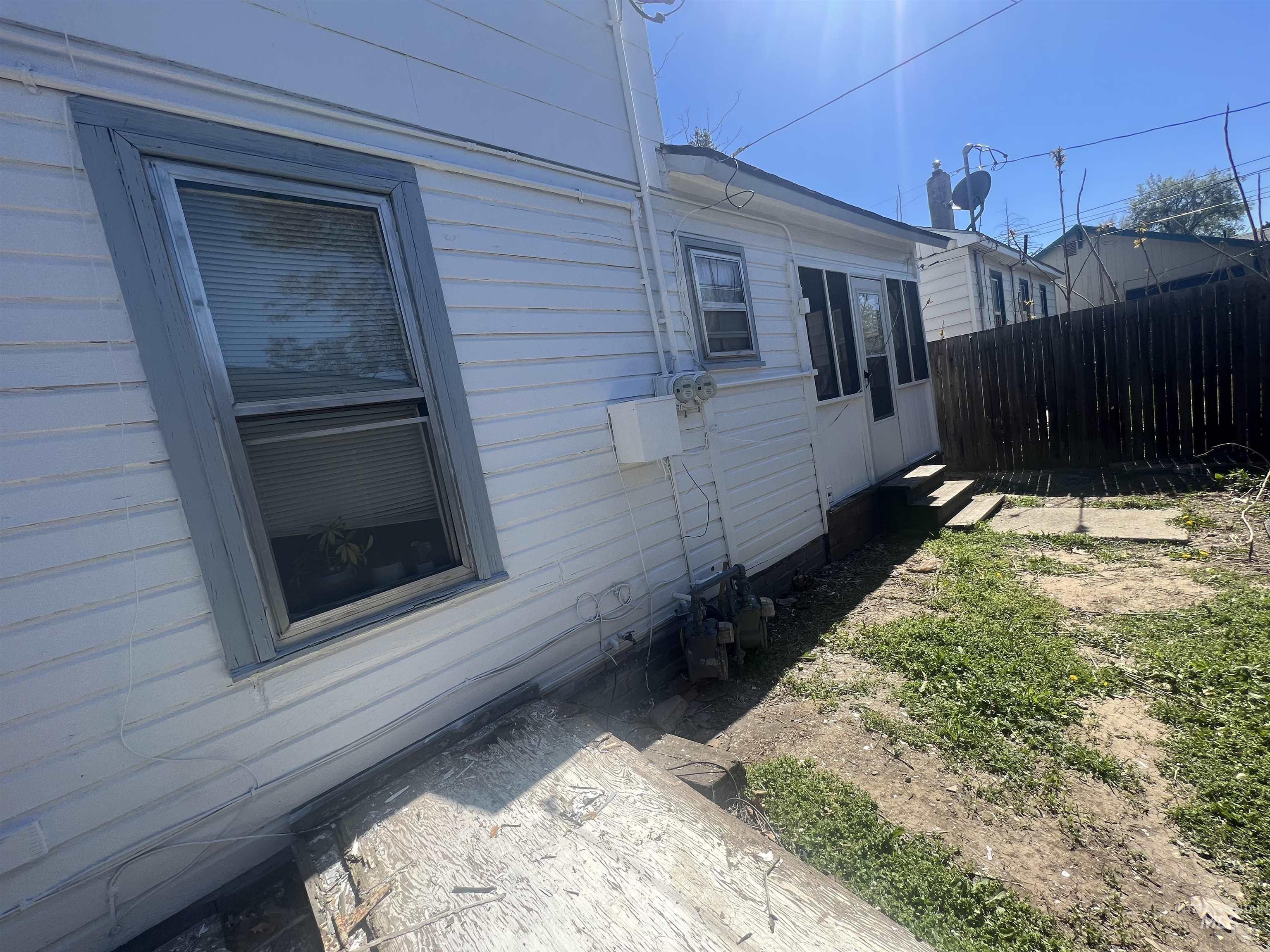 803 and 1323 14th Ave. South, Nampa, Idaho 83686, 1 Bedroom, 1 Bathroom, Residential Income For Sale, Price $289,000, 98916665