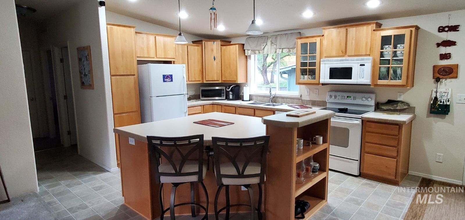 227 Doumecq, White Bird, Idaho 83554, 3 Bedrooms, 2 Bathrooms, Residential For Sale, Price $595,000, 98916857